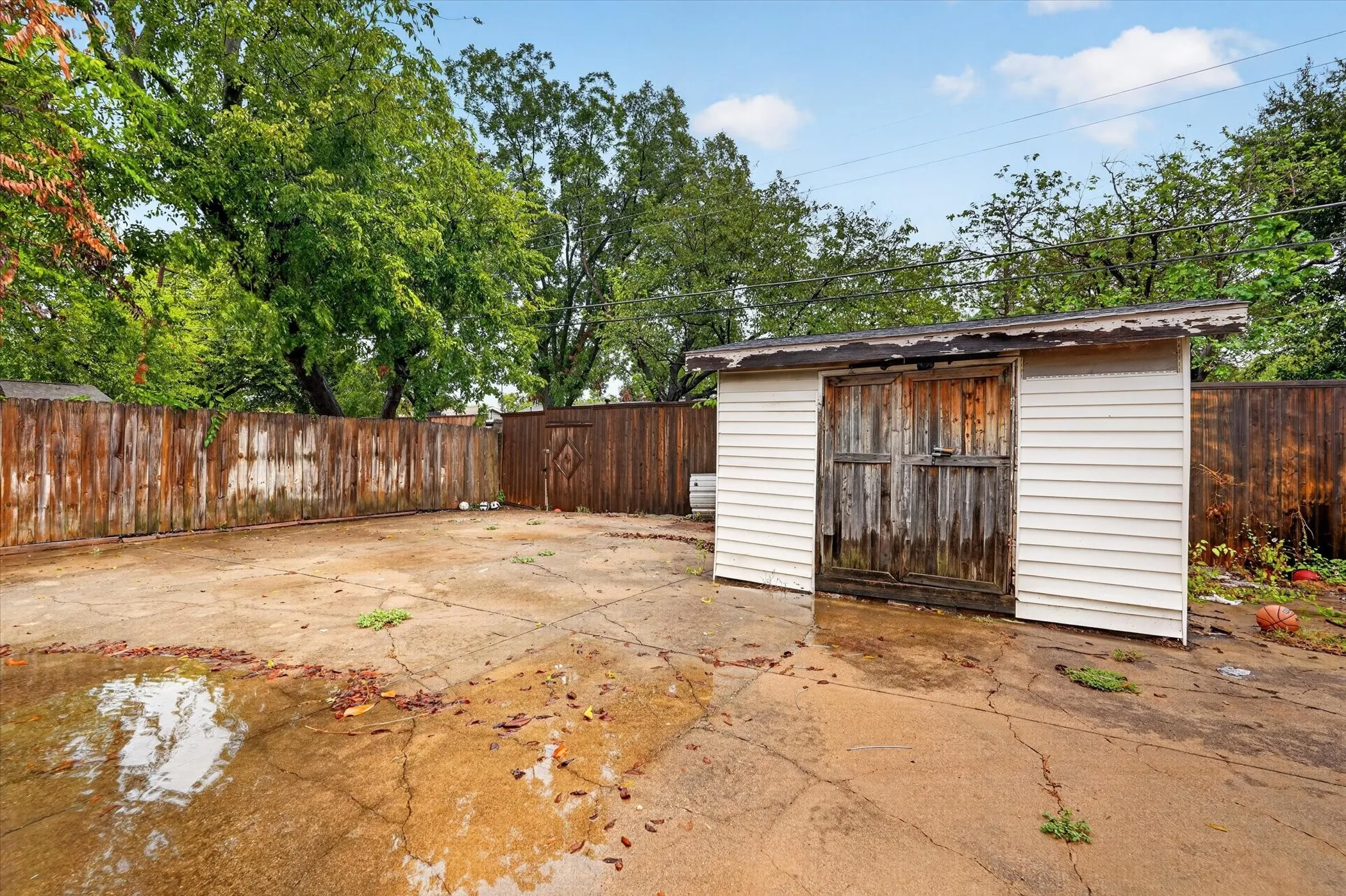 Single Family Residence For Sale in Dallas County , 110 N Bowser Road, Richardson, Texas 75081, 3 Bedroom, 2 Bathroom, Garage spaces, 1,154 Sqft, built in 1961, mls#21379636, Real Estate Agent in Richardson, Homes For Sale in Dallas county, Homes For Sale in Richardson, Realtor in Richardson Texas, Real Estate Brokerage Independent Realty Texas, Luminita Cordes Realtor