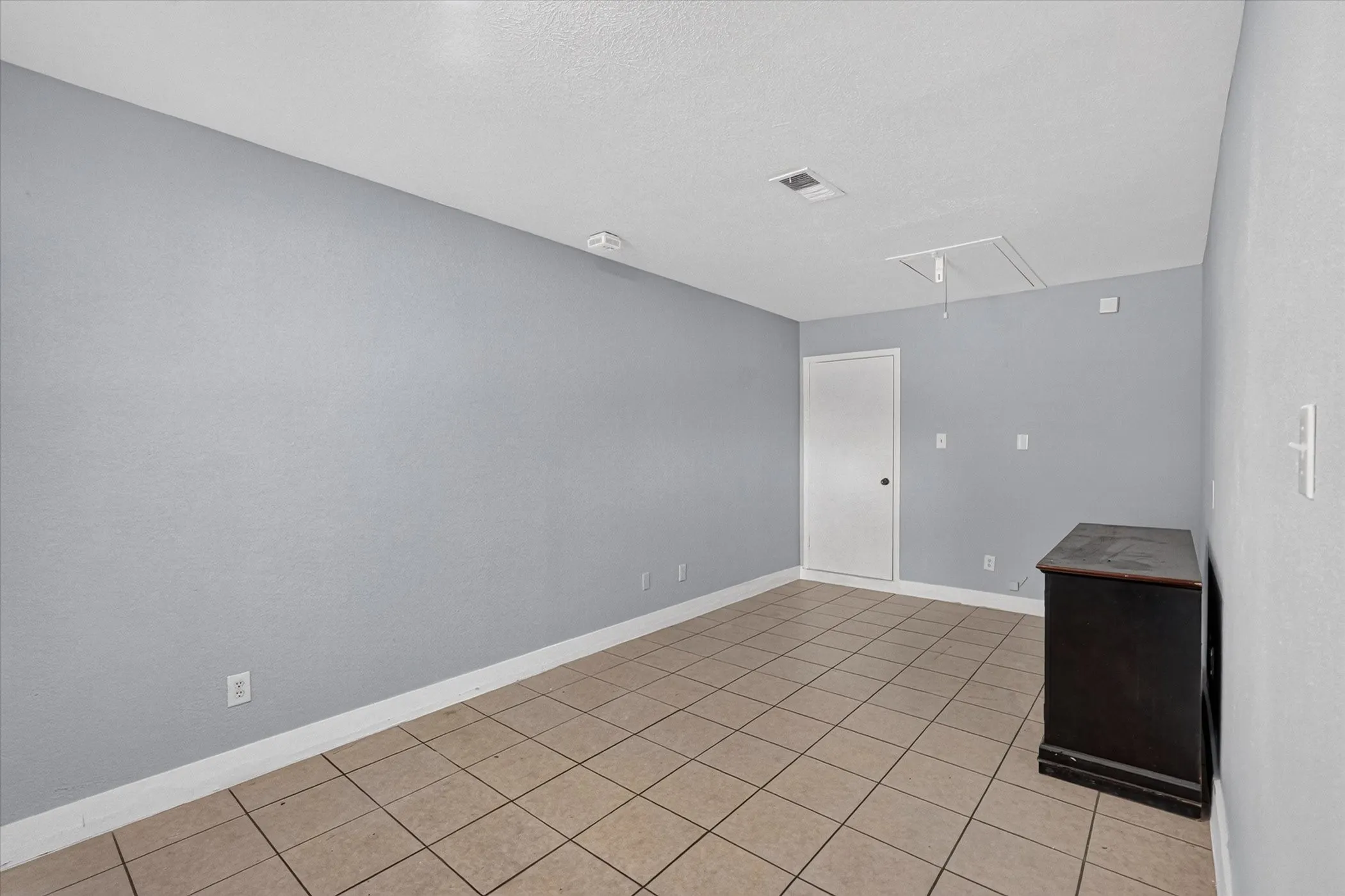 Single Family Residence For Sale in Dallas County , 110 N Bowser Road, Richardson, Texas 75081, 3 Bedroom, 2 Bathroom, Garage spaces, 1,154 Sqft, built in 1961, mls#21379636, Real Estate Agent in Richardson, Homes For Sale in Dallas county, Homes For Sale in Richardson, Realtor in Richardson Texas, Real Estate Brokerage Independent Realty Texas, Luminita Cordes Realtor