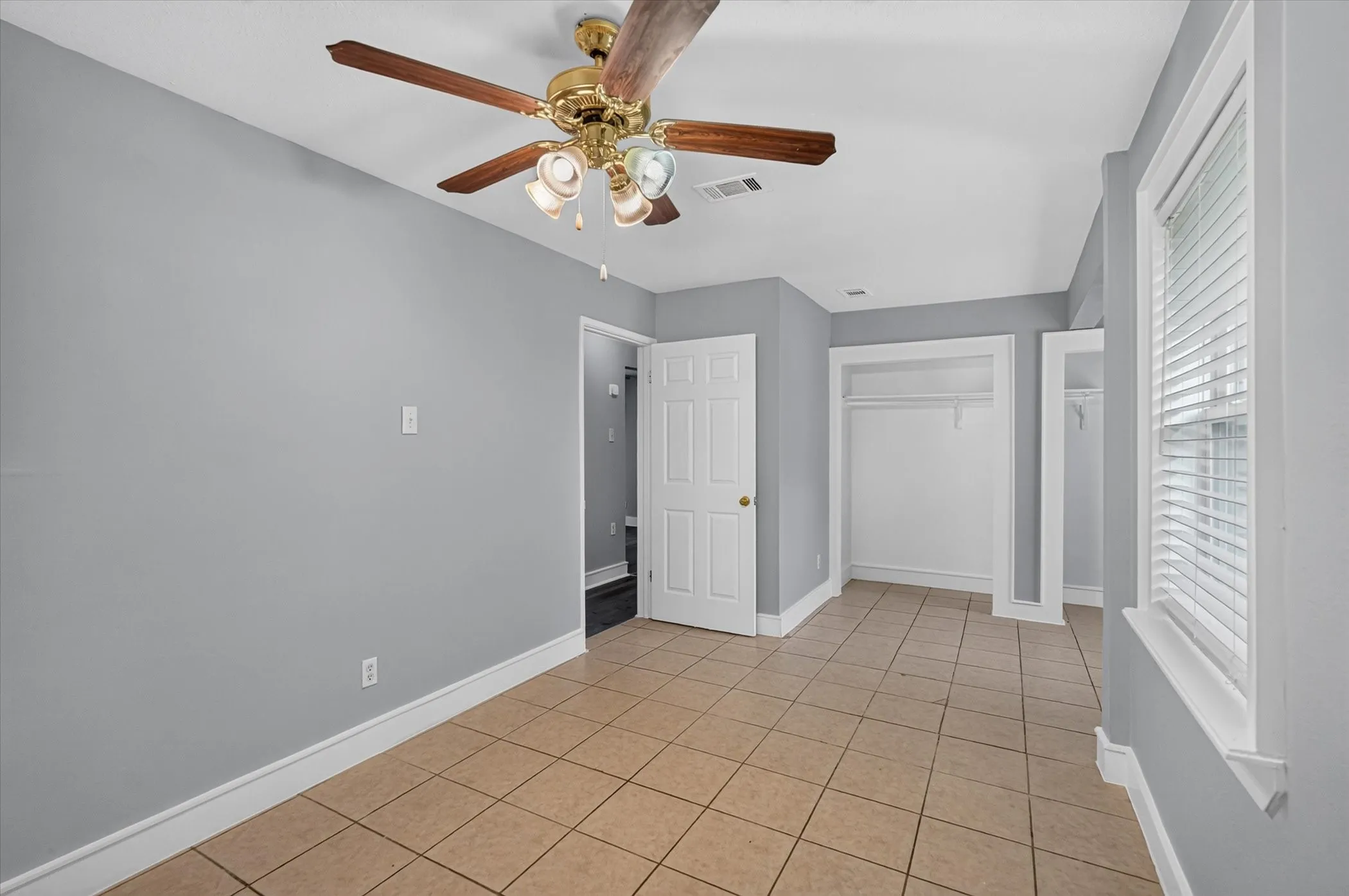 Single Family Residence For Sale in Dallas County , 110 N Bowser Road, Richardson, Texas 75081, 3 Bedroom, 2 Bathroom, Garage spaces, 1,154 Sqft, built in 1961, mls#21379636, Real Estate Agent in Richardson, Homes For Sale in Dallas county, Homes For Sale in Richardson, Realtor in Richardson Texas, Real Estate Brokerage Independent Realty Texas, Luminita Cordes Realtor