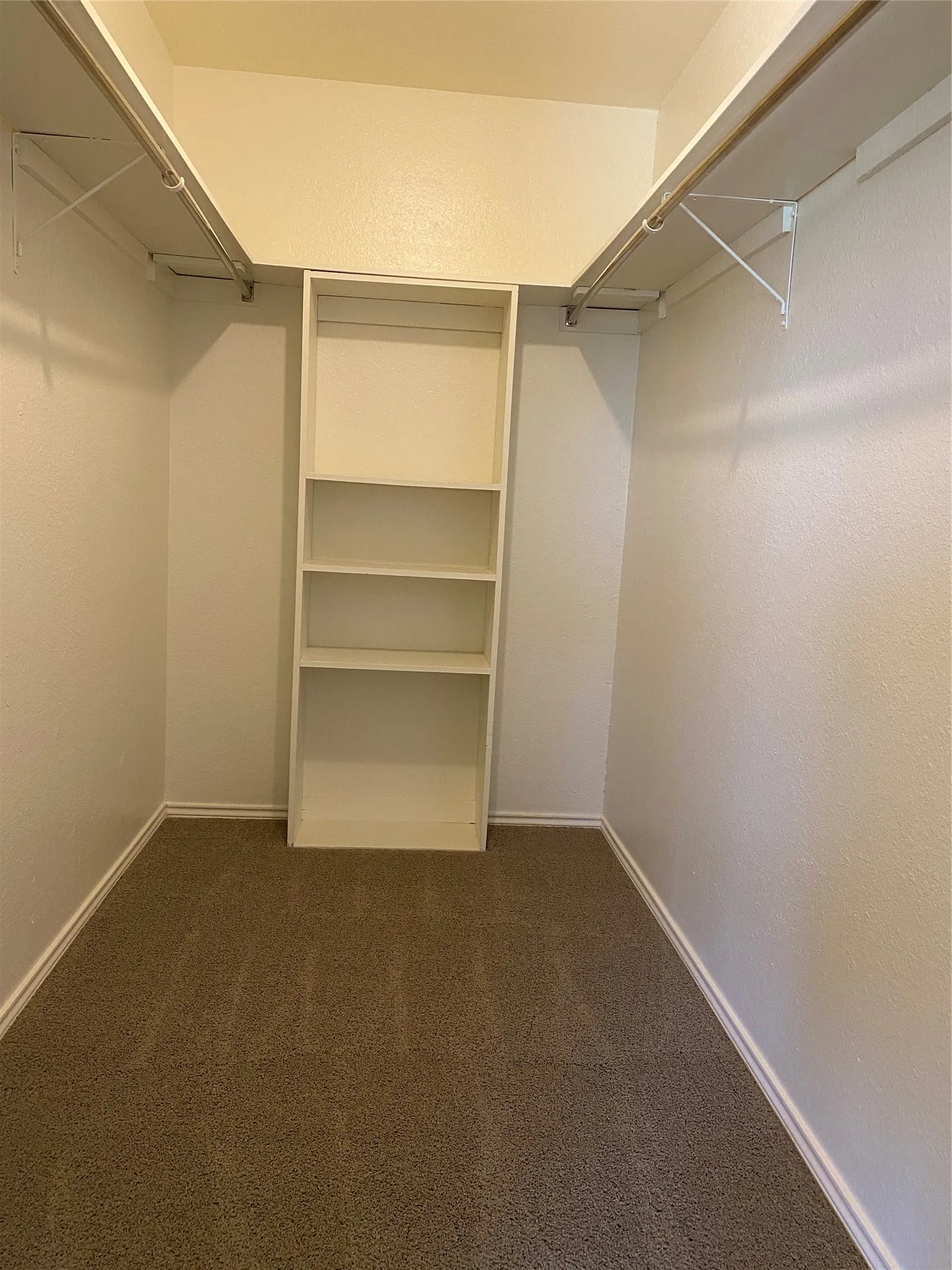 Duplex For Rent in Collin County , 3346 Lanarc Drive, Plano, Texas 75023, 3 Bedroom, 2 Bathroom, 2 Garage spaces, 1,586 Sqft, built in 1979, mls#21371416, Real Estate Agent in Plano, Homes For Rent in Collin county, Homes For Rent in Plano, Realtor in Plano Texas, Real Estate Brokerage Independent Realty Texas, Luminita Cordes Realtor
