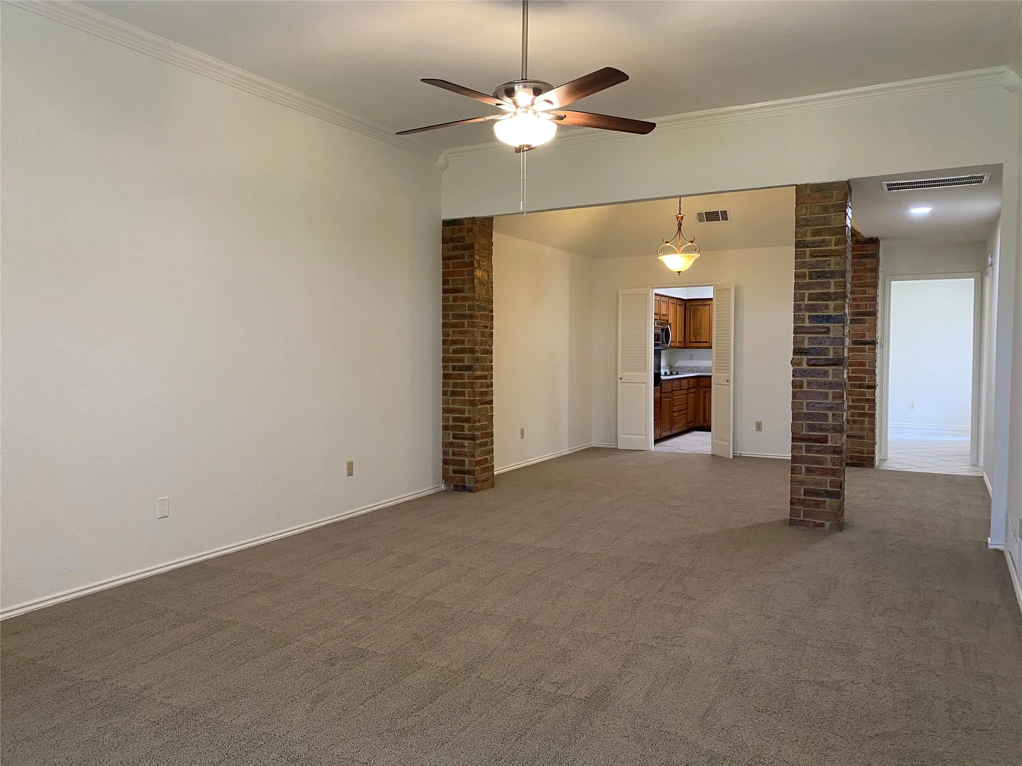 Duplex For Rent in Collin County , 3346 Lanarc Drive, Plano, Texas 75023, 3 Bedroom, 2 Bathroom, 2 Garage spaces, 1,586 Sqft, built in 1979, mls#21371416, Real Estate Agent in Plano, Homes For Rent in Collin county, Homes For Rent in Plano, Realtor in Plano Texas, Real Estate Brokerage Independent Realty Texas, Luminita Cordes Realtor