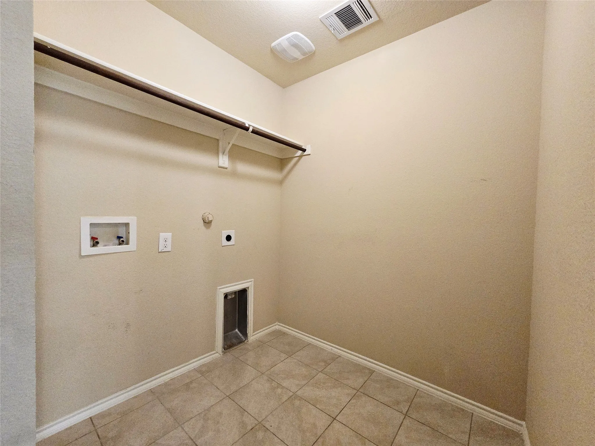 Single Family Residence For Rent in Dallas County , 2512 Brentwood Drive, Lancaster, Texas 75134, 4 Bedroom, 3 Bathroom, 2 Garage spaces, 2,663 Sqft, built in 2018, mls#21379639, Real Estate Agent in Lancaster, Homes For Rent in Dallas county, Homes For Rent in Lancaster, Realtor in Lancaster Texas, Real Estate Brokerage Independent Realty Texas, Luminita Cordes Realtor