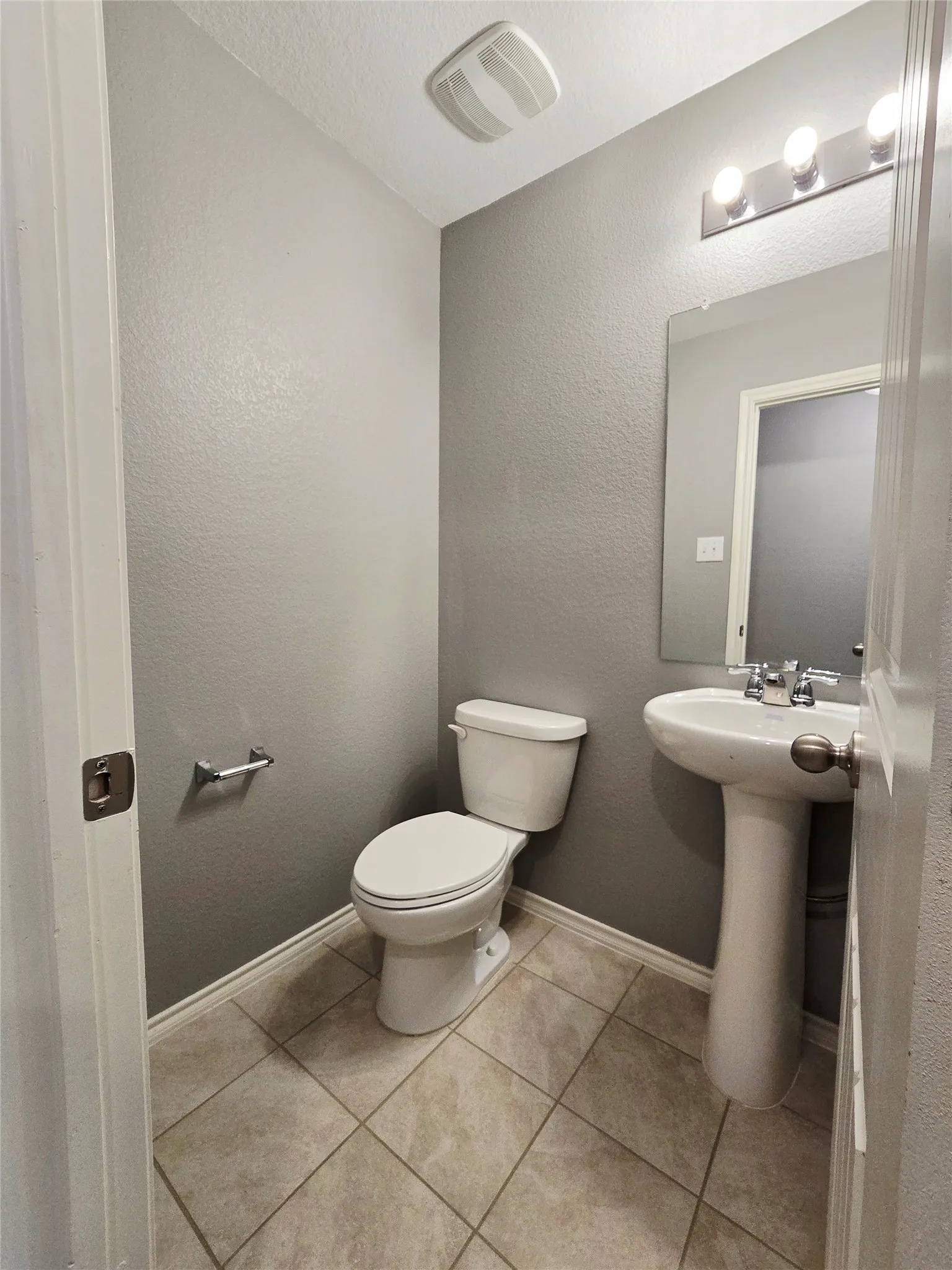 Single Family Residence For Rent in Dallas County , 2512 Brentwood Drive, Lancaster, Texas 75134, 4 Bedroom, 3 Bathroom, 2 Garage spaces, 2,663 Sqft, built in 2018, mls#21379639, Real Estate Agent in Lancaster, Homes For Rent in Dallas county, Homes For Rent in Lancaster, Realtor in Lancaster Texas, Real Estate Brokerage Independent Realty Texas, Luminita Cordes Realtor