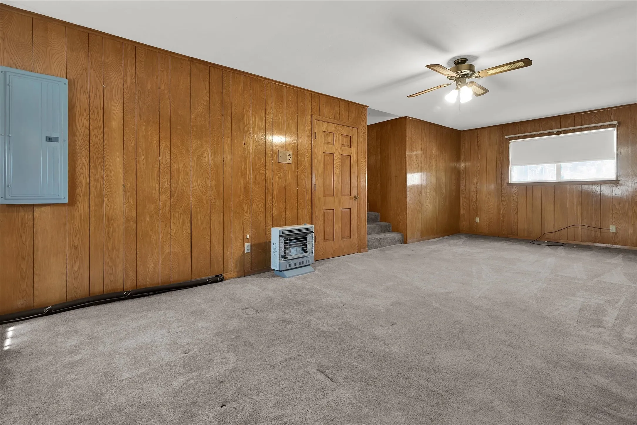 Single Family Residence For Sale in Grayson County , 1520 W Main Street, Denison, Texas 75020, 3 Bedroom, 3 Bathroom, 2 Garage spaces, 2,982 Sqft, built in 1967, mls#21373729, Real Estate Agent in Denison, Homes For Sale in Grayson county, Homes For Sale in Denison, Realtor in Denison Texas, Real Estate Brokerage Independent Realty Texas, Luminita Cordes Realtor
