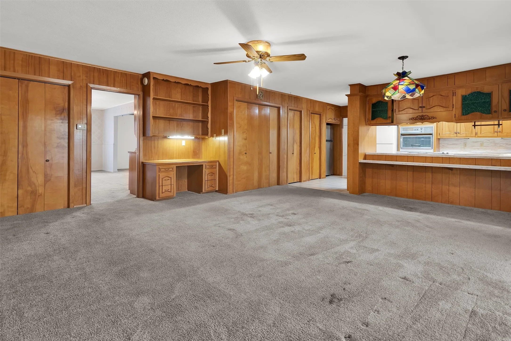 Single Family Residence For Sale in Grayson County , 1520 W Main Street, Denison, Texas 75020, 3 Bedroom, 3 Bathroom, 2 Garage spaces, 2,982 Sqft, built in 1967, mls#21373729, Real Estate Agent in Denison, Homes For Sale in Grayson county, Homes For Sale in Denison, Realtor in Denison Texas, Real Estate Brokerage Independent Realty Texas, Luminita Cordes Realtor