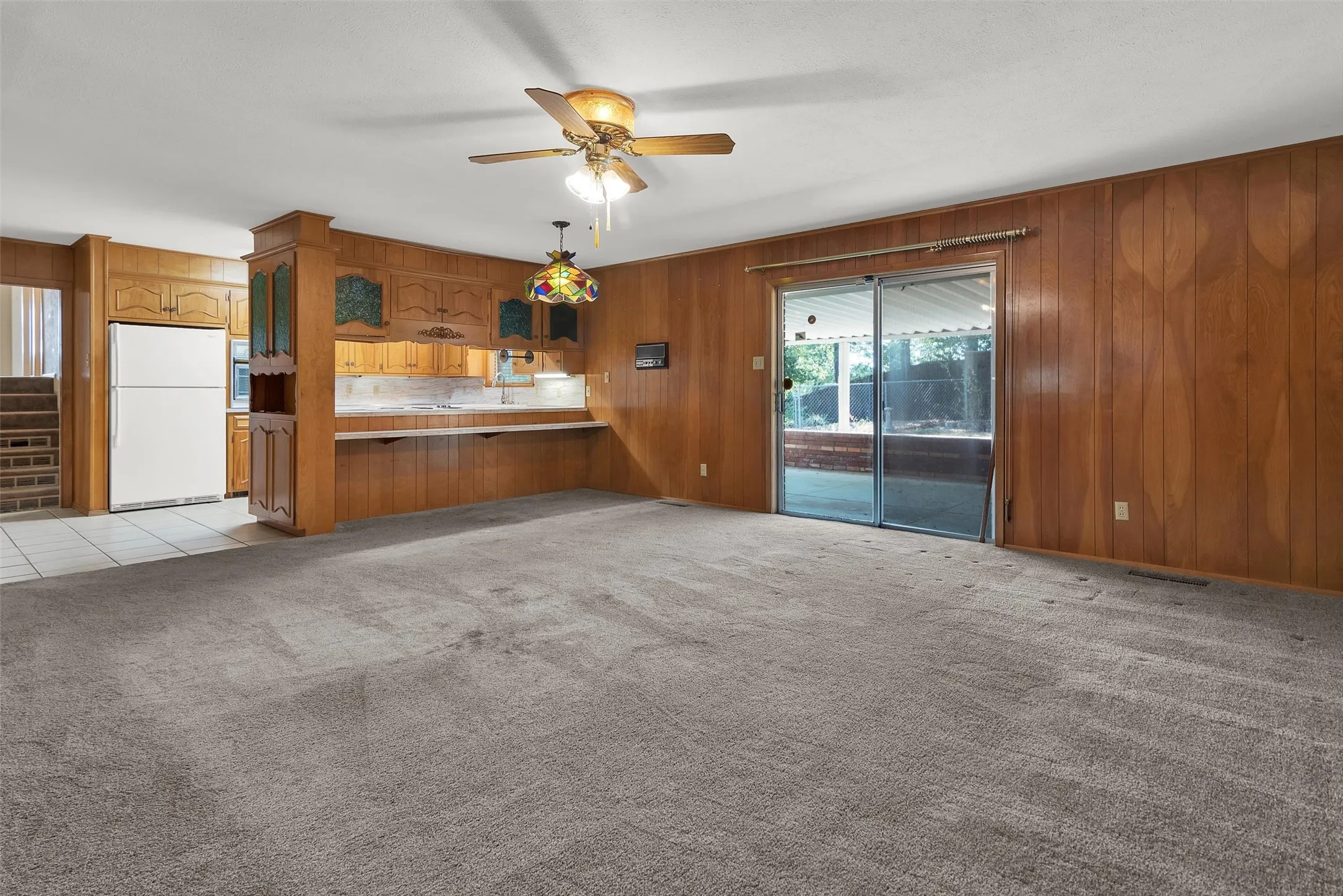 Single Family Residence For Sale in Grayson County , 1520 W Main Street, Denison, Texas 75020, 3 Bedroom, 3 Bathroom, 2 Garage spaces, 2,982 Sqft, built in 1967, mls#21373729, Real Estate Agent in Denison, Homes For Sale in Grayson county, Homes For Sale in Denison, Realtor in Denison Texas, Real Estate Brokerage Independent Realty Texas, Luminita Cordes Realtor