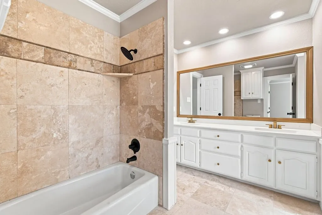 Single Family Residence For Sale in Tarrant County , 4705 Villa Vera Drive, Arlington, Texas 76017, 4 Bedroom, 3 Bathroom, 3 Garage spaces, 2,785 Sqft, built in 1982, mls#21379201, Real Estate Agent in Arlington, Homes For Sale in Tarrant county, Homes For Sale in Arlington, Realtor in Arlington Texas, Real Estate Brokerage Independent Realty Texas, Luminita Cordes Realtor