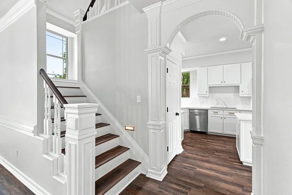Single Family Residence For Sale in Tarrant County , 4705 Villa Vera Drive, Arlington, Texas 76017, 4 Bedroom, 3 Bathroom, 3 Garage spaces, 2,785 Sqft, built in 1982, mls#21379201, Real Estate Agent in Arlington, Homes For Sale in Tarrant county, Homes For Sale in Arlington, Realtor in Arlington Texas, Real Estate Brokerage Independent Realty Texas, Luminita Cordes Realtor