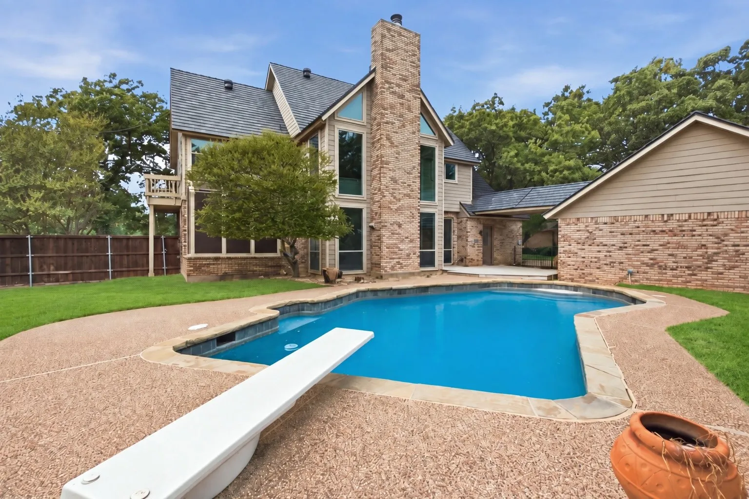 Single Family Residence For Sale in Tarrant County , 4705 Villa Vera Drive, Arlington, Texas 76017, 4 Bedroom, 3 Bathroom, 3 Garage spaces, 2,785 Sqft, built in 1982, mls#21379201, Real Estate Agent in Arlington, Homes For Sale in Tarrant county, Homes For Sale in Arlington, Realtor in Arlington Texas, Real Estate Brokerage Independent Realty Texas, Luminita Cordes Realtor