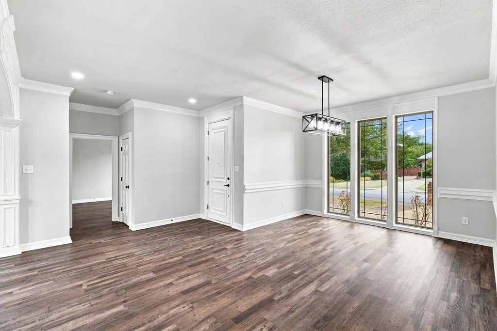 Single Family Residence For Sale in Tarrant County , 4705 Villa Vera Drive, Arlington, Texas 76017, 4 Bedroom, 3 Bathroom, 3 Garage spaces, 2,785 Sqft, built in 1982, mls#21379201, Real Estate Agent in Arlington, Homes For Sale in Tarrant county, Homes For Sale in Arlington, Realtor in Arlington Texas, Real Estate Brokerage Independent Realty Texas, Luminita Cordes Realtor