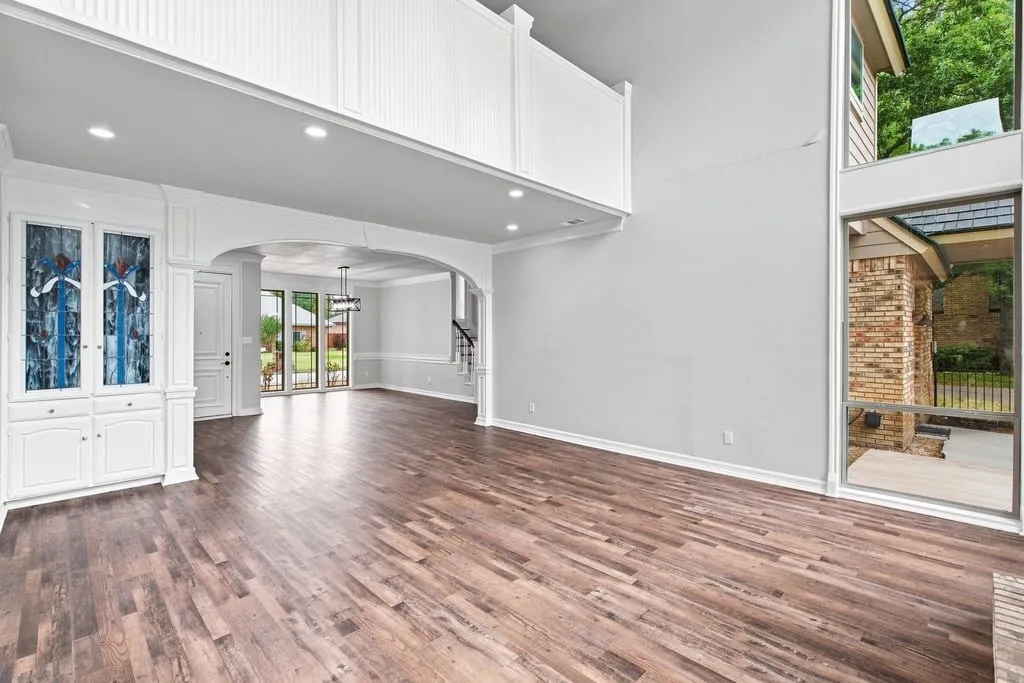 Single Family Residence For Sale in Tarrant County , 4705 Villa Vera Drive, Arlington, Texas 76017, 4 Bedroom, 3 Bathroom, 3 Garage spaces, 2,785 Sqft, built in 1982, mls#21379201, Real Estate Agent in Arlington, Homes For Sale in Tarrant county, Homes For Sale in Arlington, Realtor in Arlington Texas, Real Estate Brokerage Independent Realty Texas, Luminita Cordes Realtor