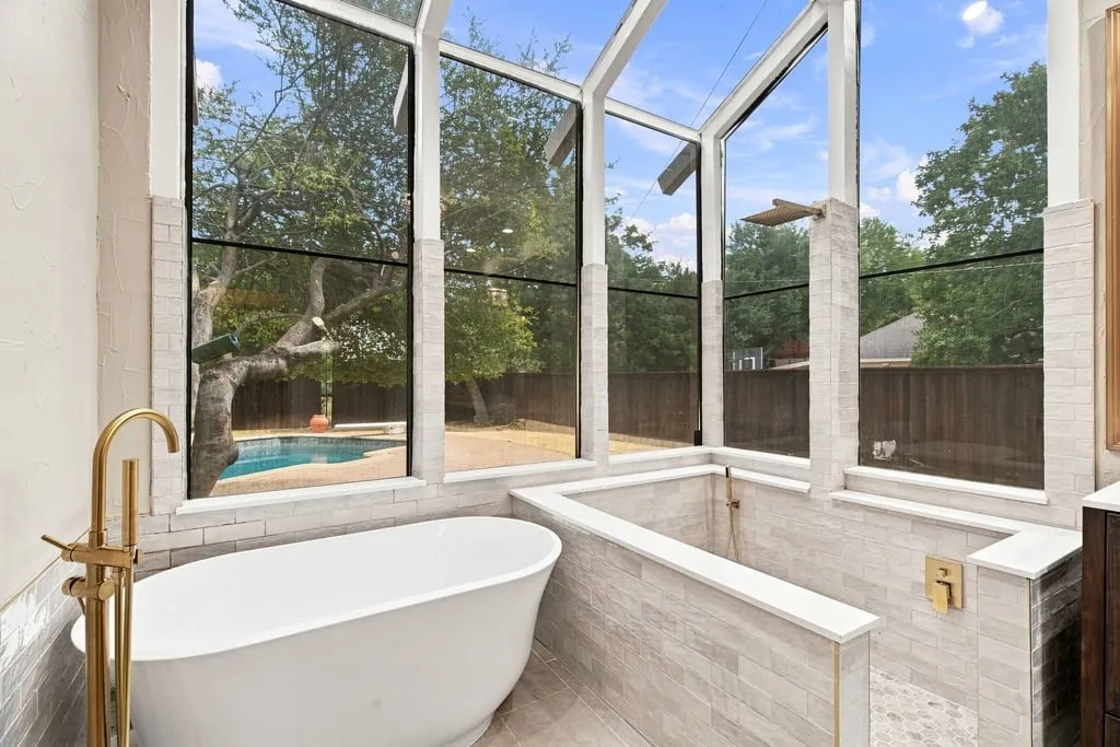 Single Family Residence For Sale in Tarrant County , 4705 Villa Vera Drive, Arlington, Texas 76017, 4 Bedroom, 3 Bathroom, 3 Garage spaces, 2,785 Sqft, built in 1982, mls#21379201, Real Estate Agent in Arlington, Homes For Sale in Tarrant county, Homes For Sale in Arlington, Realtor in Arlington Texas, Real Estate Brokerage Independent Realty Texas, Luminita Cordes Realtor