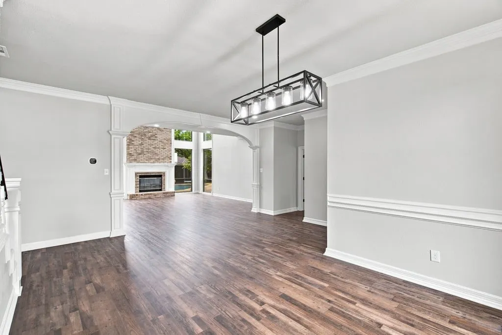 Single Family Residence For Sale in Tarrant County , 4705 Villa Vera Drive, Arlington, Texas 76017, 4 Bedroom, 3 Bathroom, 3 Garage spaces, 2,785 Sqft, built in 1982, mls#21379201, Real Estate Agent in Arlington, Homes For Sale in Tarrant county, Homes For Sale in Arlington, Realtor in Arlington Texas, Real Estate Brokerage Independent Realty Texas, Luminita Cordes Realtor
