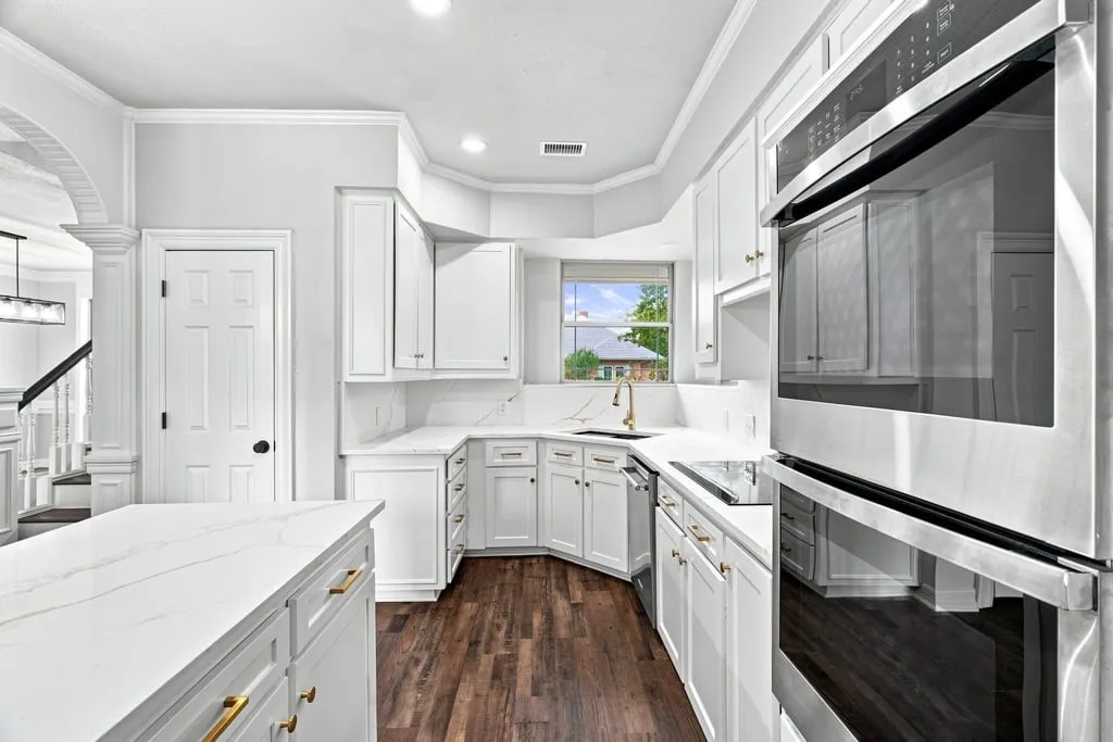 Single Family Residence For Sale in Tarrant County , 4705 Villa Vera Drive, Arlington, Texas 76017, 4 Bedroom, 3 Bathroom, 3 Garage spaces, 2,785 Sqft, built in 1982, mls#21379201, Real Estate Agent in Arlington, Homes For Sale in Tarrant county, Homes For Sale in Arlington, Realtor in Arlington Texas, Real Estate Brokerage Independent Realty Texas, Luminita Cordes Realtor