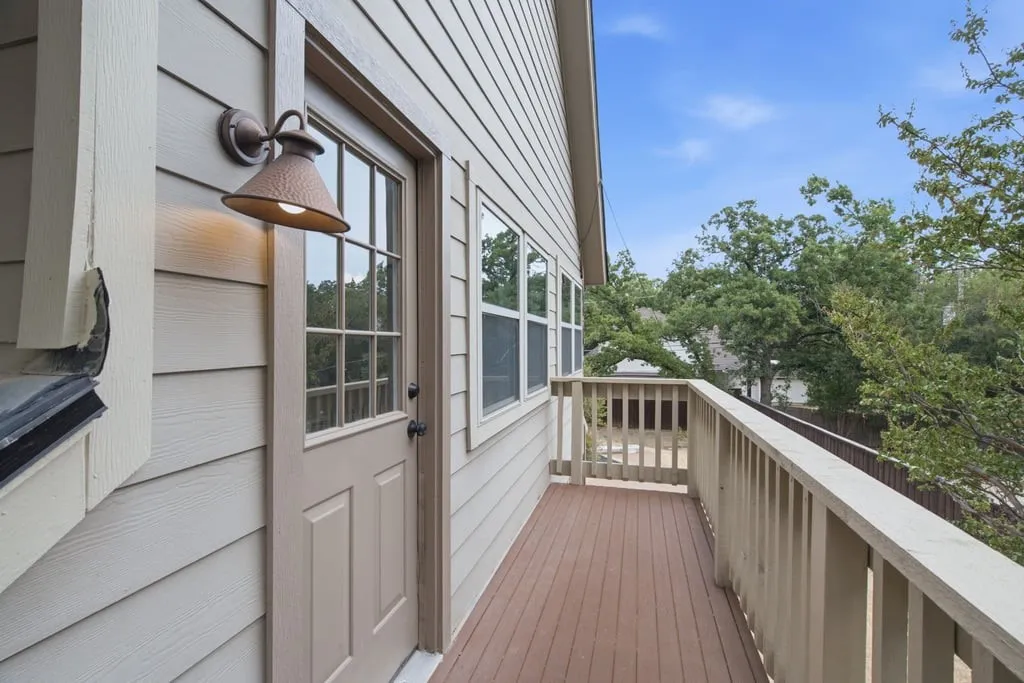 Single Family Residence For Sale in Tarrant County , 4705 Villa Vera Drive, Arlington, Texas 76017, 4 Bedroom, 3 Bathroom, 3 Garage spaces, 2,785 Sqft, built in 1982, mls#21379201, Real Estate Agent in Arlington, Homes For Sale in Tarrant county, Homes For Sale in Arlington, Realtor in Arlington Texas, Real Estate Brokerage Independent Realty Texas, Luminita Cordes Realtor
