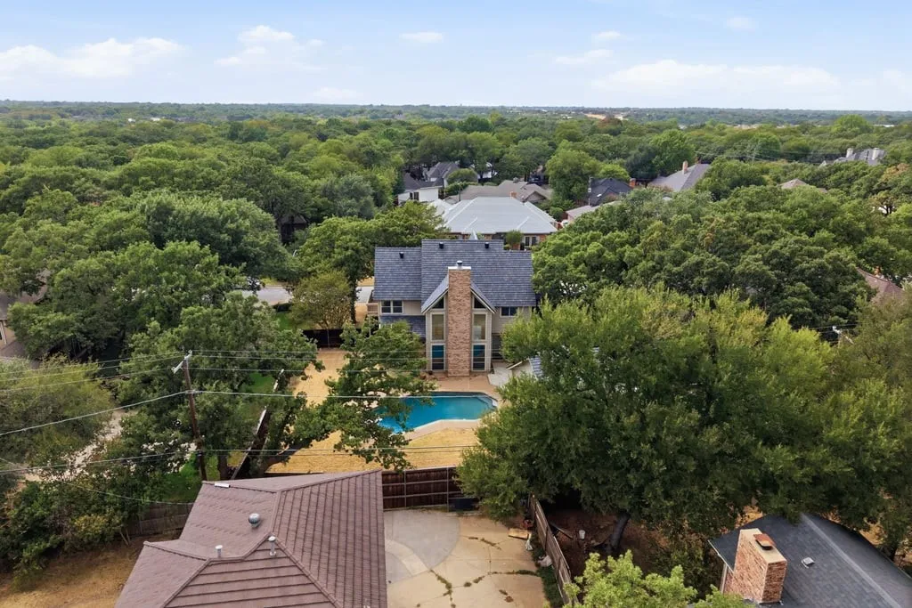 Single Family Residence For Sale in Tarrant County , 4705 Villa Vera Drive, Arlington, Texas 76017, 4 Bedroom, 3 Bathroom, 3 Garage spaces, 2,785 Sqft, built in 1982, mls#21379201, Real Estate Agent in Arlington, Homes For Sale in Tarrant county, Homes For Sale in Arlington, Realtor in Arlington Texas, Real Estate Brokerage Independent Realty Texas, Luminita Cordes Realtor
