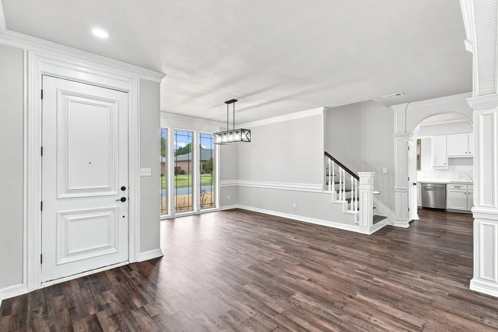 Single Family Residence For Sale in Tarrant County , 4705 Villa Vera Drive, Arlington, Texas 76017, 4 Bedroom, 3 Bathroom, 3 Garage spaces, 2,785 Sqft, built in 1982, mls#21379201, Real Estate Agent in Arlington, Homes For Sale in Tarrant county, Homes For Sale in Arlington, Realtor in Arlington Texas, Real Estate Brokerage Independent Realty Texas, Luminita Cordes Realtor