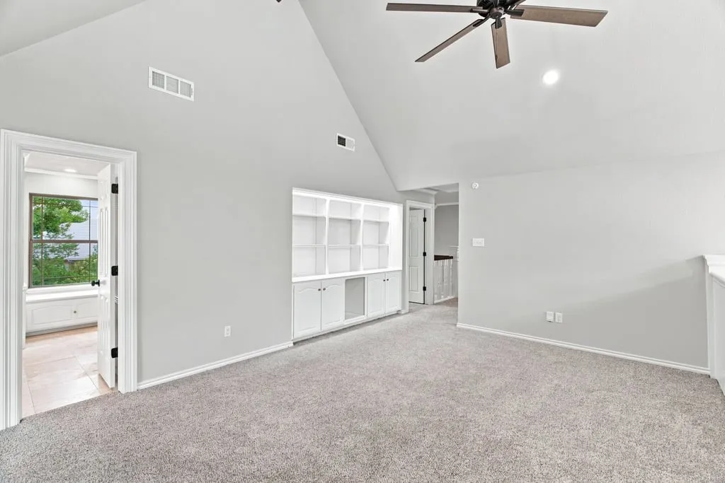 Single Family Residence For Sale in Tarrant County , 4705 Villa Vera Drive, Arlington, Texas 76017, 4 Bedroom, 3 Bathroom, 3 Garage spaces, 2,785 Sqft, built in 1982, mls#21379201, Real Estate Agent in Arlington, Homes For Sale in Tarrant county, Homes For Sale in Arlington, Realtor in Arlington Texas, Real Estate Brokerage Independent Realty Texas, Luminita Cordes Realtor