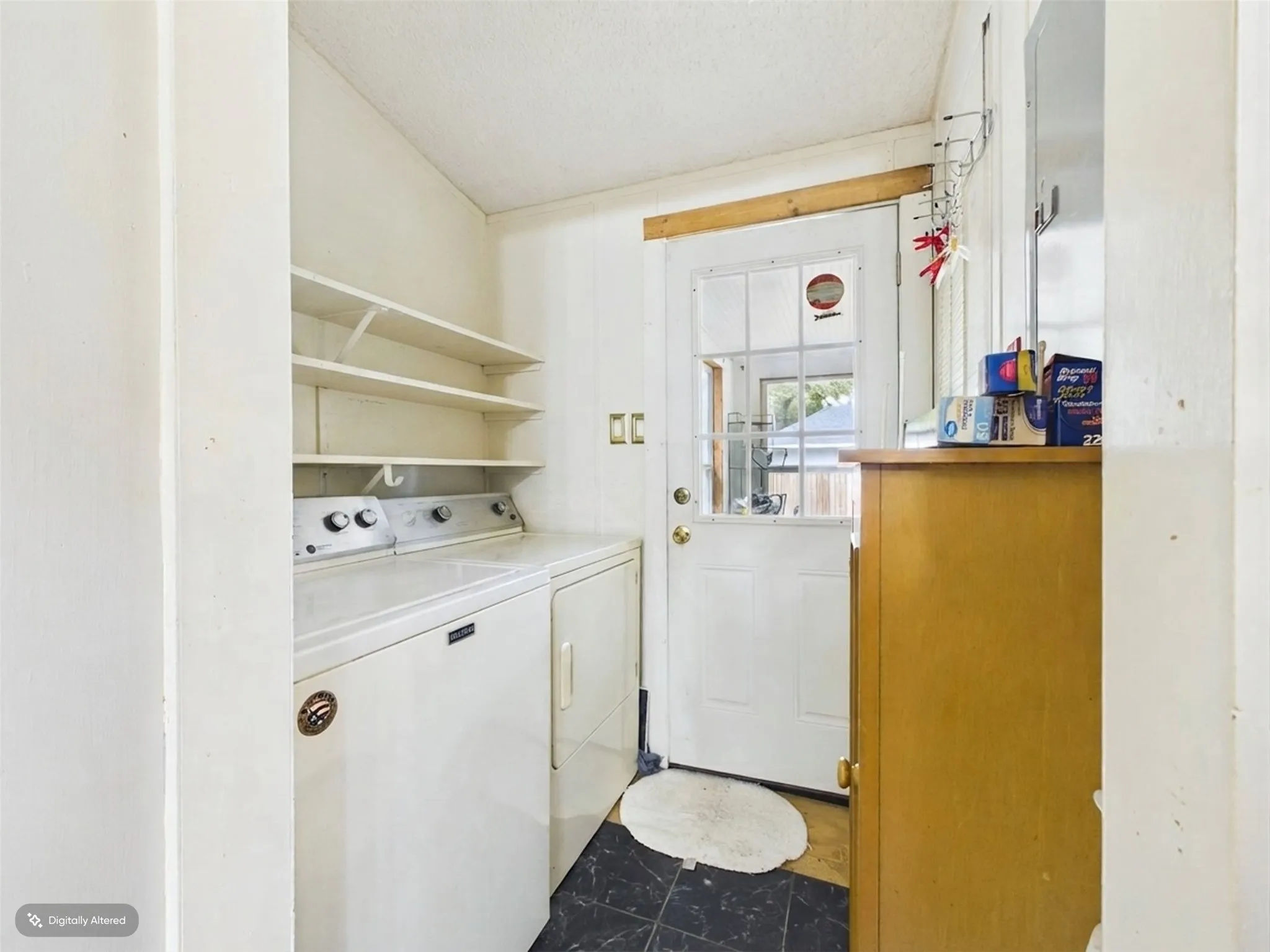 Mobile Home For Sale in Henderson County , 119 Blackfoot Drive, Mabank, Texas 75156, 3 Bedroom, 2 Bathroom, Garage spaces, 1,368 Sqft, built in 1995, mls#21377235, Real Estate Agent in Mabank, Homes For Sale in Henderson county, Homes For Sale in Mabank, Realtor in Mabank Texas, Real Estate Brokerage Independent Realty Texas, Luminita Cordes Realtor