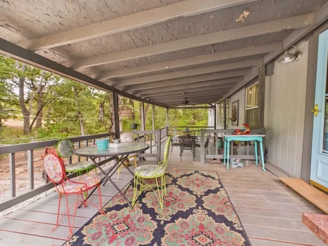 Mobile Home For Sale in Henderson County , 119 Blackfoot Drive, Mabank, Texas 75156, 3 Bedroom, 2 Bathroom, Garage spaces, 1,368 Sqft, built in 1995, mls#21377235, Real Estate Agent in Mabank, Homes For Sale in Henderson county, Homes For Sale in Mabank, Realtor in Mabank Texas, Real Estate Brokerage Independent Realty Texas, Luminita Cordes Realtor
