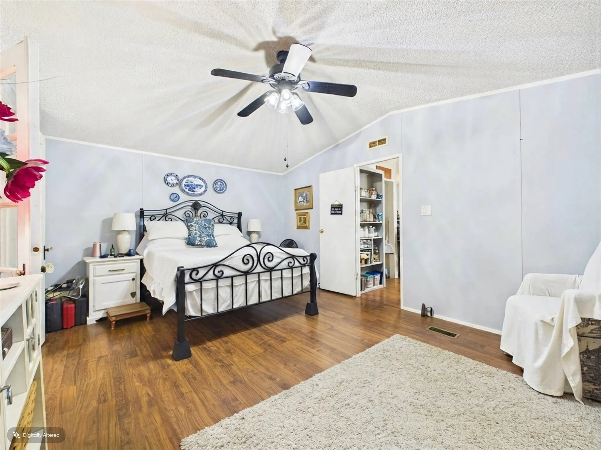 Mobile Home For Sale in Henderson County , 119 Blackfoot Drive, Mabank, Texas 75156, 3 Bedroom, 2 Bathroom, Garage spaces, 1,368 Sqft, built in 1995, mls#21377235, Real Estate Agent in Mabank, Homes For Sale in Henderson county, Homes For Sale in Mabank, Realtor in Mabank Texas, Real Estate Brokerage Independent Realty Texas, Luminita Cordes Realtor