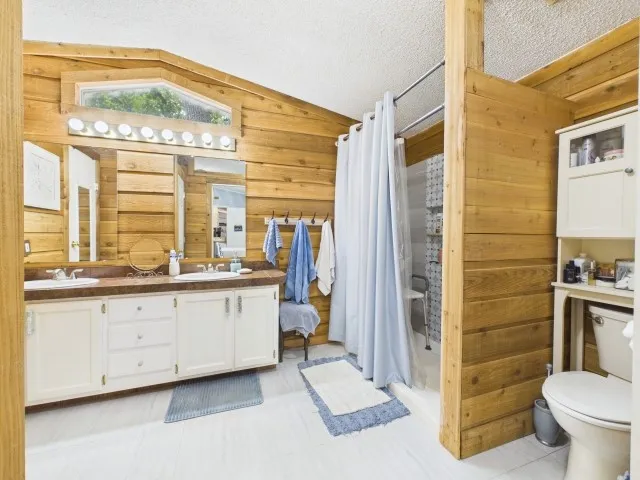 Mobile Home For Sale in Henderson County , 119 Blackfoot Drive, Mabank, Texas 75156, 3 Bedroom, 2 Bathroom, Garage spaces, 1,368 Sqft, built in 1995, mls#21377235, Real Estate Agent in Mabank, Homes For Sale in Henderson county, Homes For Sale in Mabank, Realtor in Mabank Texas, Real Estate Brokerage Independent Realty Texas, Luminita Cordes Realtor