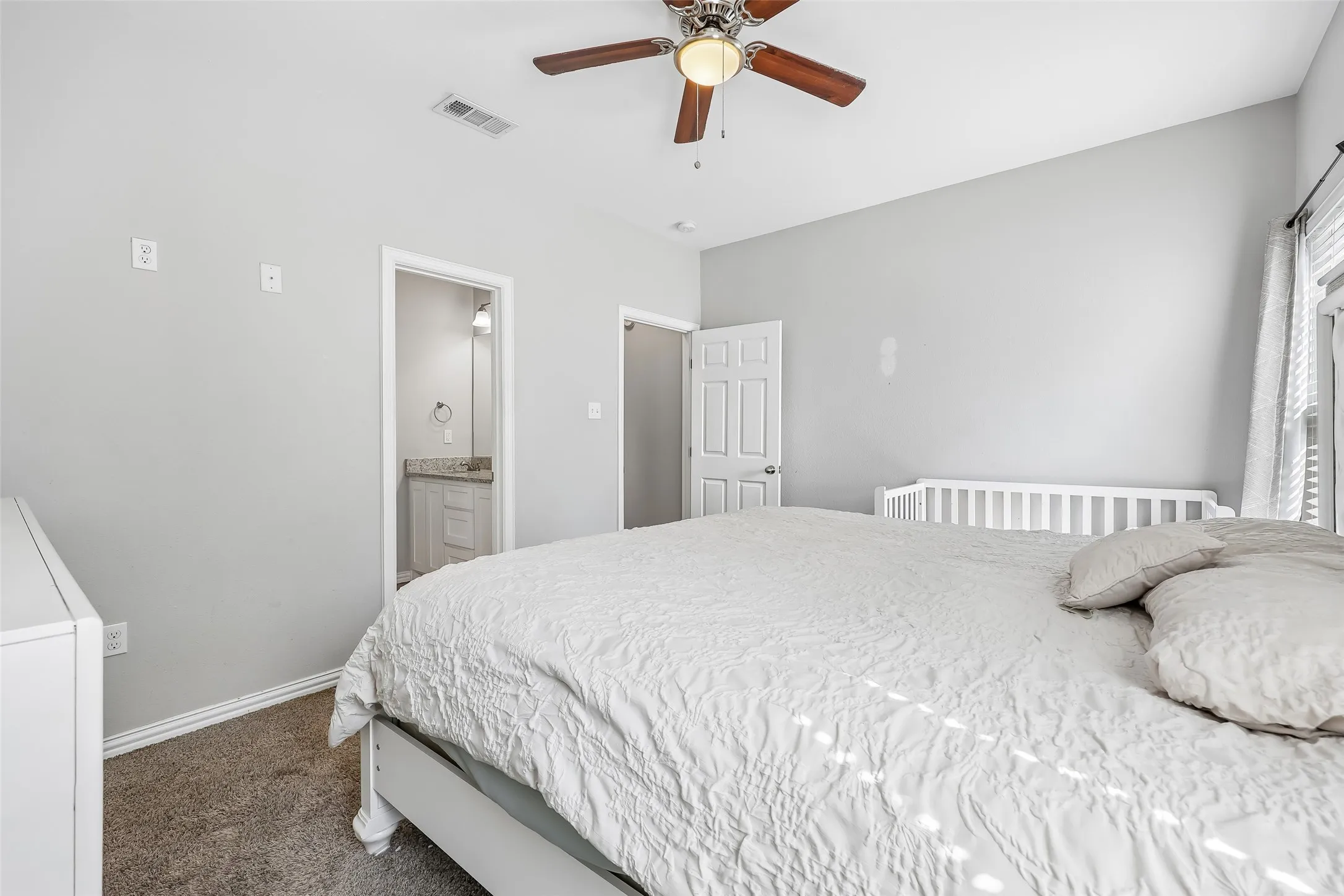 Single Family Residence For Sale in Kaufman County , 909 S Frances Street A, Terrell, Texas 75160, 3 Bedroom, 2 Bathroom, 1 Garage spaces, 1,542 Sqft, built in 2020, mls#21371762, Real Estate Agent in Terrell, Homes For Sale in Kaufman county, Homes For Sale in Terrell, Realtor in Terrell Texas, Real Estate Brokerage Independent Realty Texas, Luminita Cordes Realtor