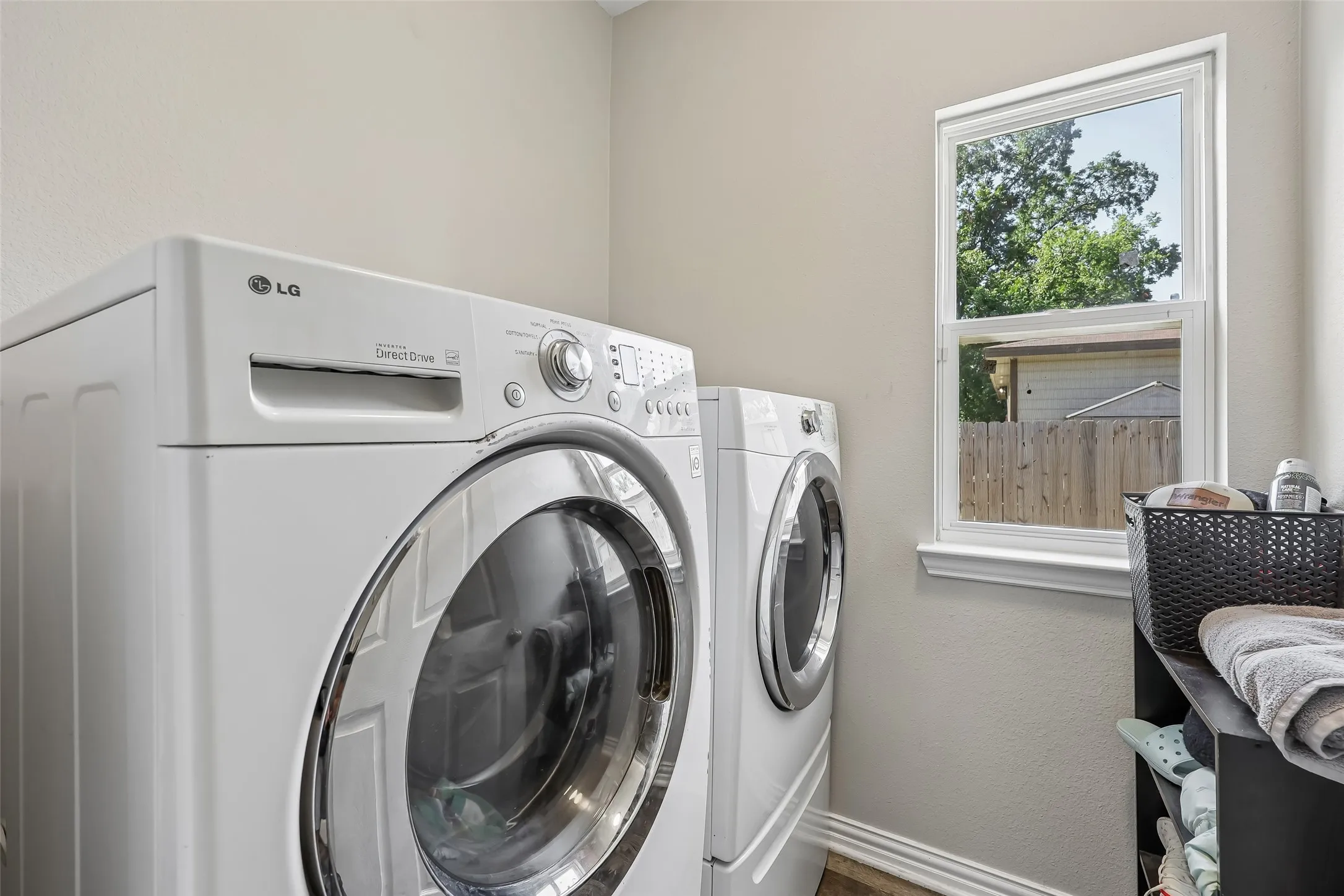 Single Family Residence For Sale in Kaufman County , 909 S Frances Street A, Terrell, Texas 75160, 3 Bedroom, 2 Bathroom, 1 Garage spaces, 1,542 Sqft, built in 2020, mls#21371762, Real Estate Agent in Terrell, Homes For Sale in Kaufman county, Homes For Sale in Terrell, Realtor in Terrell Texas, Real Estate Brokerage Independent Realty Texas, Luminita Cordes Realtor