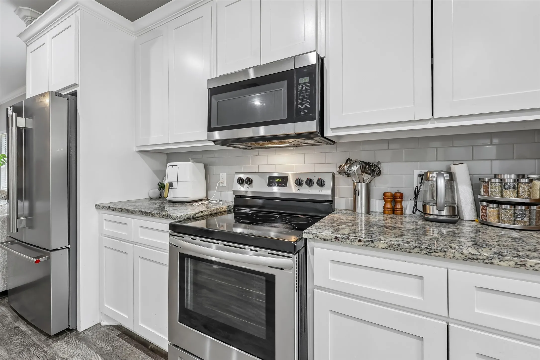 Single Family Residence For Sale in Kaufman County , 909 S Frances Street A, Terrell, Texas 75160, 3 Bedroom, 2 Bathroom, 1 Garage spaces, 1,542 Sqft, built in 2020, mls#21371762, Real Estate Agent in Terrell, Homes For Sale in Kaufman county, Homes For Sale in Terrell, Realtor in Terrell Texas, Real Estate Brokerage Independent Realty Texas, Luminita Cordes Realtor