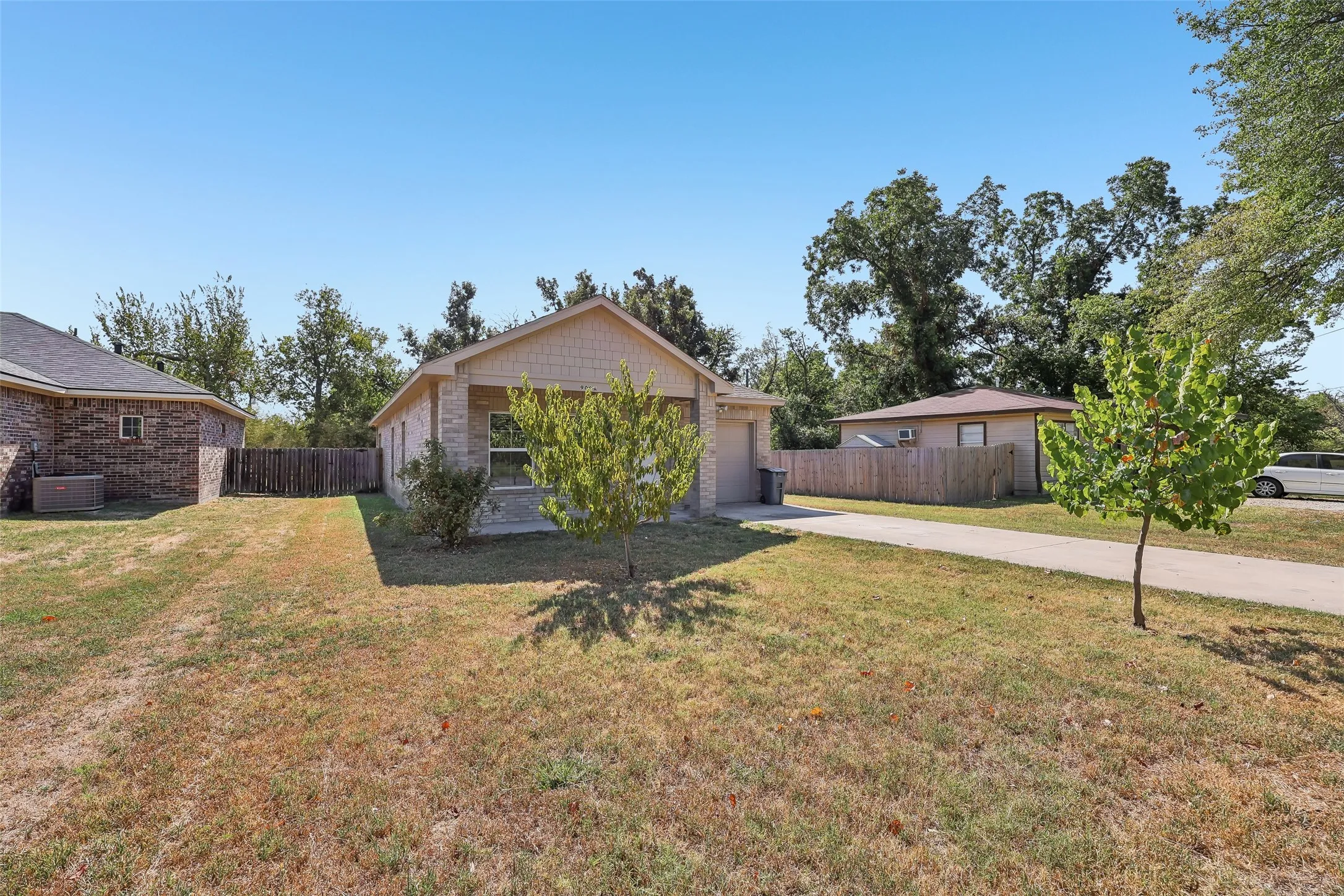 Single Family Residence For Sale in Kaufman County , 909 S Frances Street A, Terrell, Texas 75160, 3 Bedroom, 2 Bathroom, 1 Garage spaces, 1,542 Sqft, built in 2020, mls#21371762, Real Estate Agent in Terrell, Homes For Sale in Kaufman county, Homes For Sale in Terrell, Realtor in Terrell Texas, Real Estate Brokerage Independent Realty Texas, Luminita Cordes Realtor