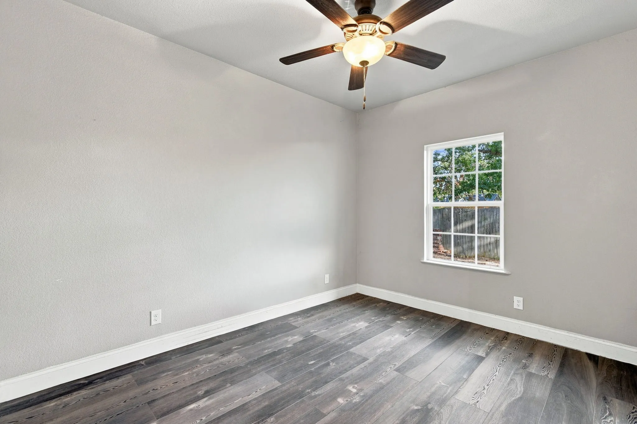 Single Family Residence For Rent in Tarrant County , 1837 Jennifer Court, Pelican Bay, Texas 76020, 4 Bedroom, 2 Bathroom, 2 Garage spaces, 1,803 Sqft, built in 2021, mls#21379644, Real Estate Agent in Pelican Bay, Homes For Rent in Tarrant county, Homes For Rent in Pelican Bay, Realtor in Pelican Bay Texas, Real Estate Brokerage Independent Realty Texas, Luminita Cordes Realtor