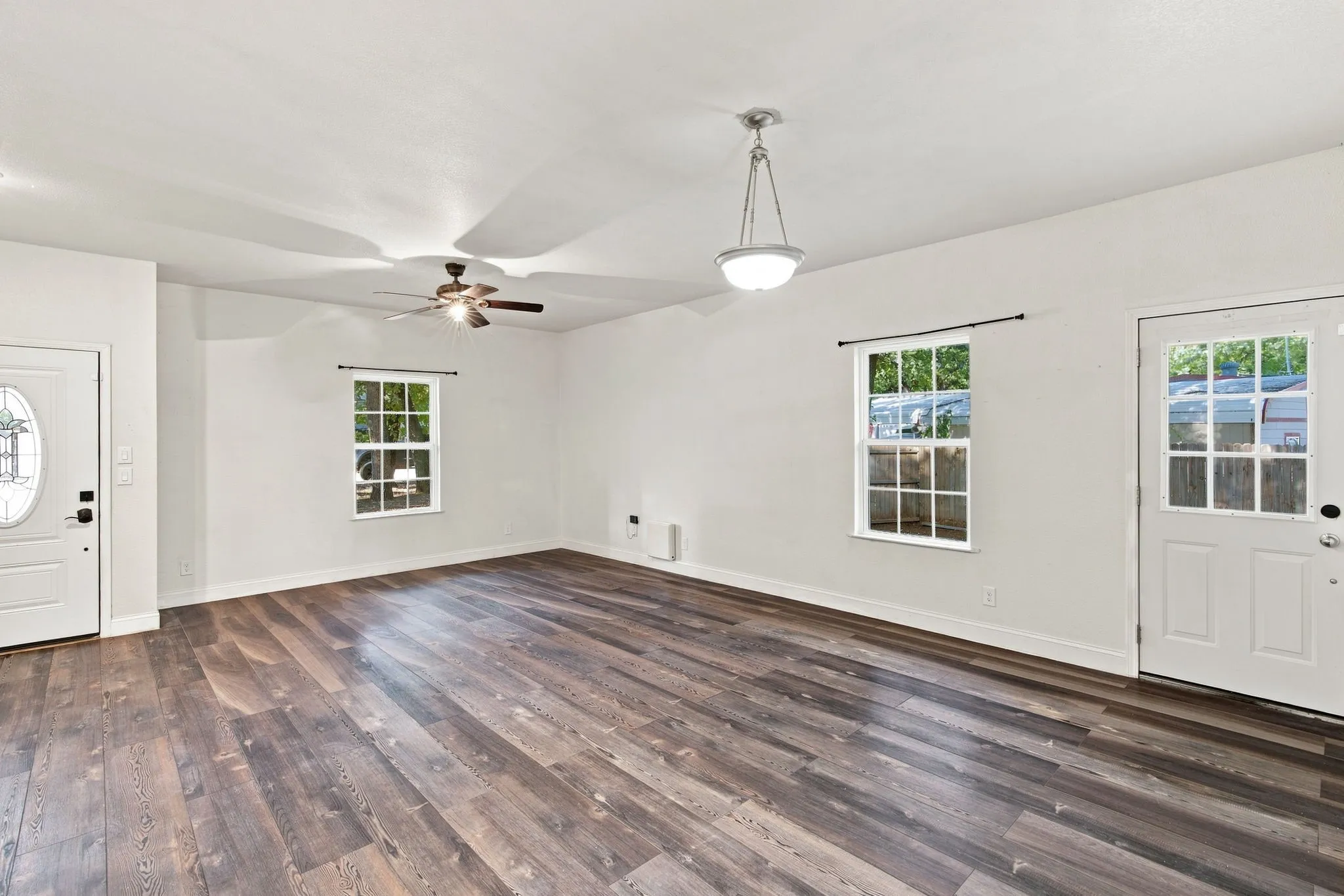 Single Family Residence For Rent in Tarrant County , 1837 Jennifer Court, Pelican Bay, Texas 76020, 4 Bedroom, 2 Bathroom, 2 Garage spaces, 1,803 Sqft, built in 2021, mls#21379644, Real Estate Agent in Pelican Bay, Homes For Rent in Tarrant county, Homes For Rent in Pelican Bay, Realtor in Pelican Bay Texas, Real Estate Brokerage Independent Realty Texas, Luminita Cordes Realtor