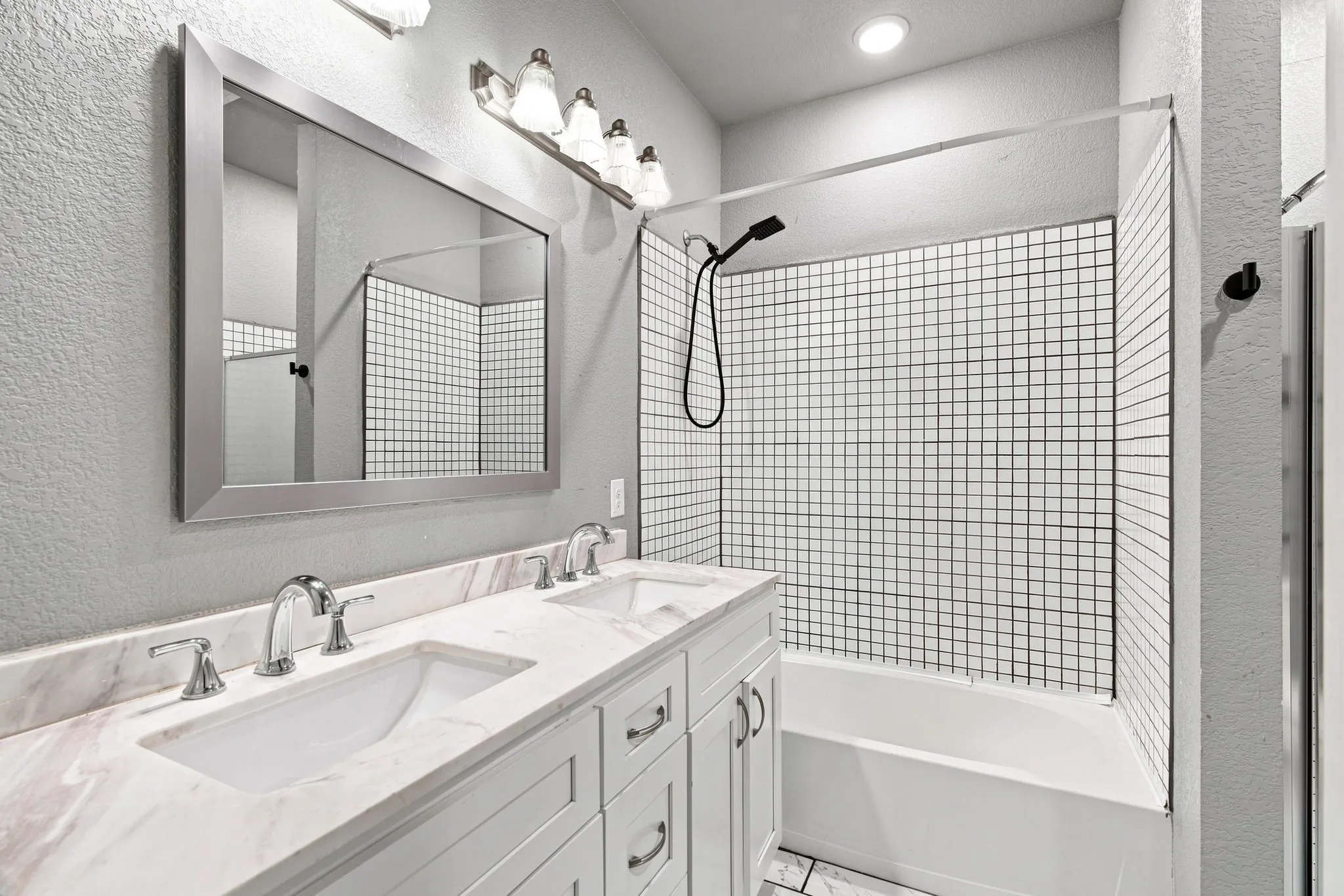 Single Family Residence For Rent in Tarrant County , 1837 Jennifer Court, Pelican Bay, Texas 76020, 4 Bedroom, 2 Bathroom, 2 Garage spaces, 1,803 Sqft, built in 2021, mls#21379644, Real Estate Agent in Pelican Bay, Homes For Rent in Tarrant county, Homes For Rent in Pelican Bay, Realtor in Pelican Bay Texas, Real Estate Brokerage Independent Realty Texas, Luminita Cordes Realtor