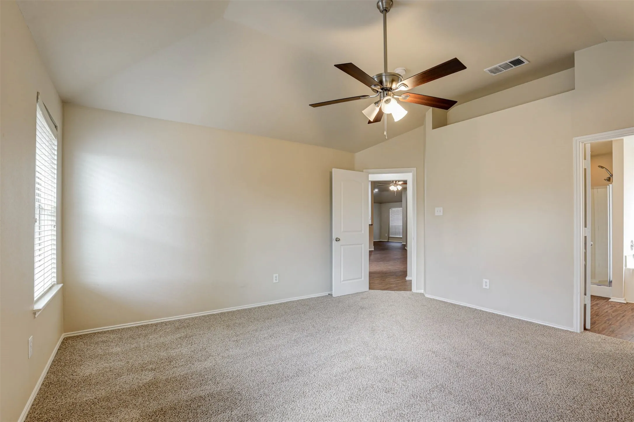 Single Family Residence For Sale in Dallas County , 1125 Rio Bravo Drive, De Soto, Texas 75115, 4 Bedroom, 2 Bathroom, 2 Garage spaces, 1,906 Sqft, built in 2004, mls#21374494, Real Estate Agent in De Soto, Homes For Sale in Dallas county, Homes For Sale in De Soto, Realtor in De Soto Texas, Real Estate Brokerage Independent Realty Texas, Luminita Cordes Realtor