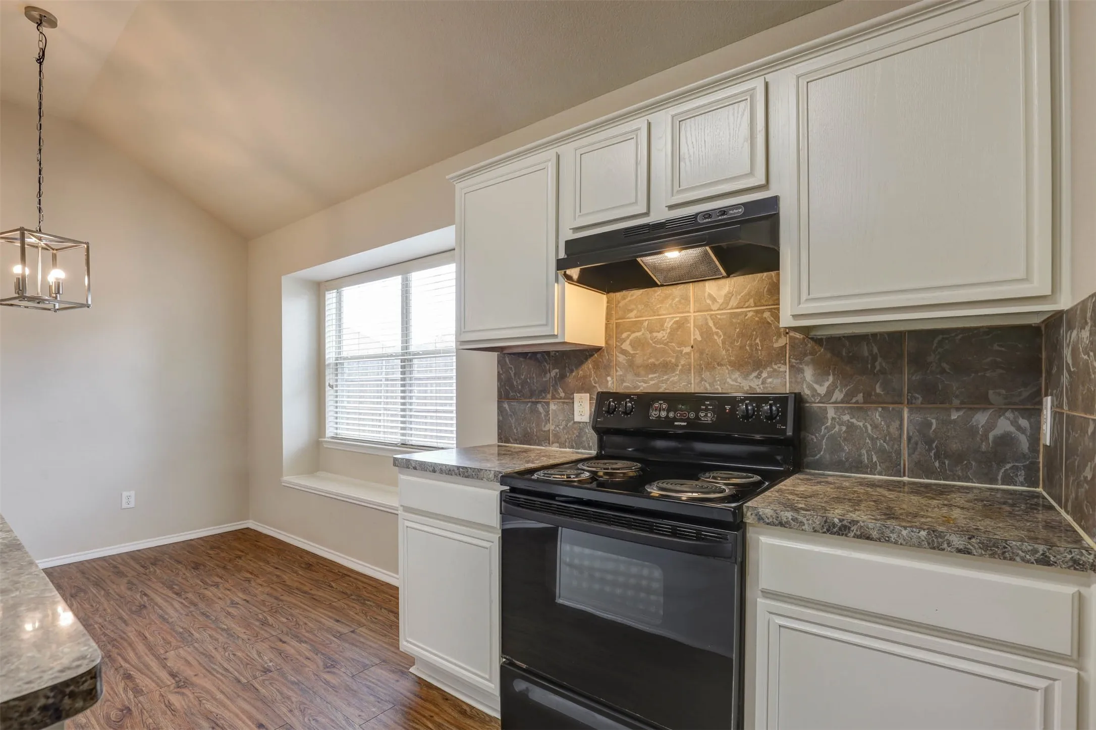 Single Family Residence For Sale in Dallas County , 1125 Rio Bravo Drive, De Soto, Texas 75115, 4 Bedroom, 2 Bathroom, 2 Garage spaces, 1,906 Sqft, built in 2004, mls#21374494, Real Estate Agent in De Soto, Homes For Sale in Dallas county, Homes For Sale in De Soto, Realtor in De Soto Texas, Real Estate Brokerage Independent Realty Texas, Luminita Cordes Realtor