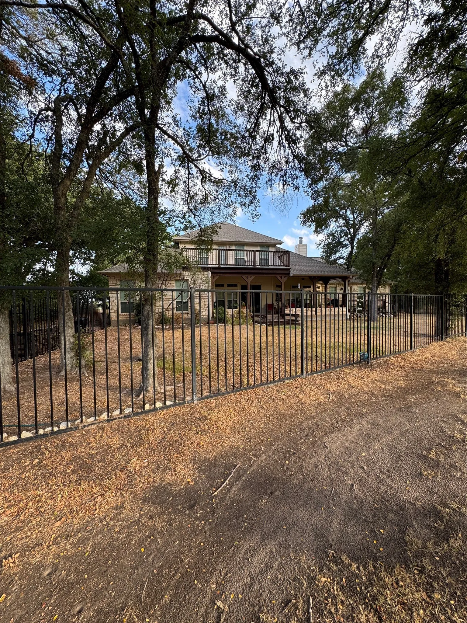 Single Family Residence For Sale in Hill County , 27135 Whispering Meadow Drive, Whitney, Texas 76692, 3 Bedroom, 4 Bathroom, 2 Garage spaces, 3,131 Sqft, built in 2004, mls#21376652, Real Estate Agent in Whitney, Homes For Sale in Hill county, Homes For Sale in Whitney, Realtor in Whitney Texas, Real Estate Brokerage Independent Realty Texas, Luminita Cordes Realtor