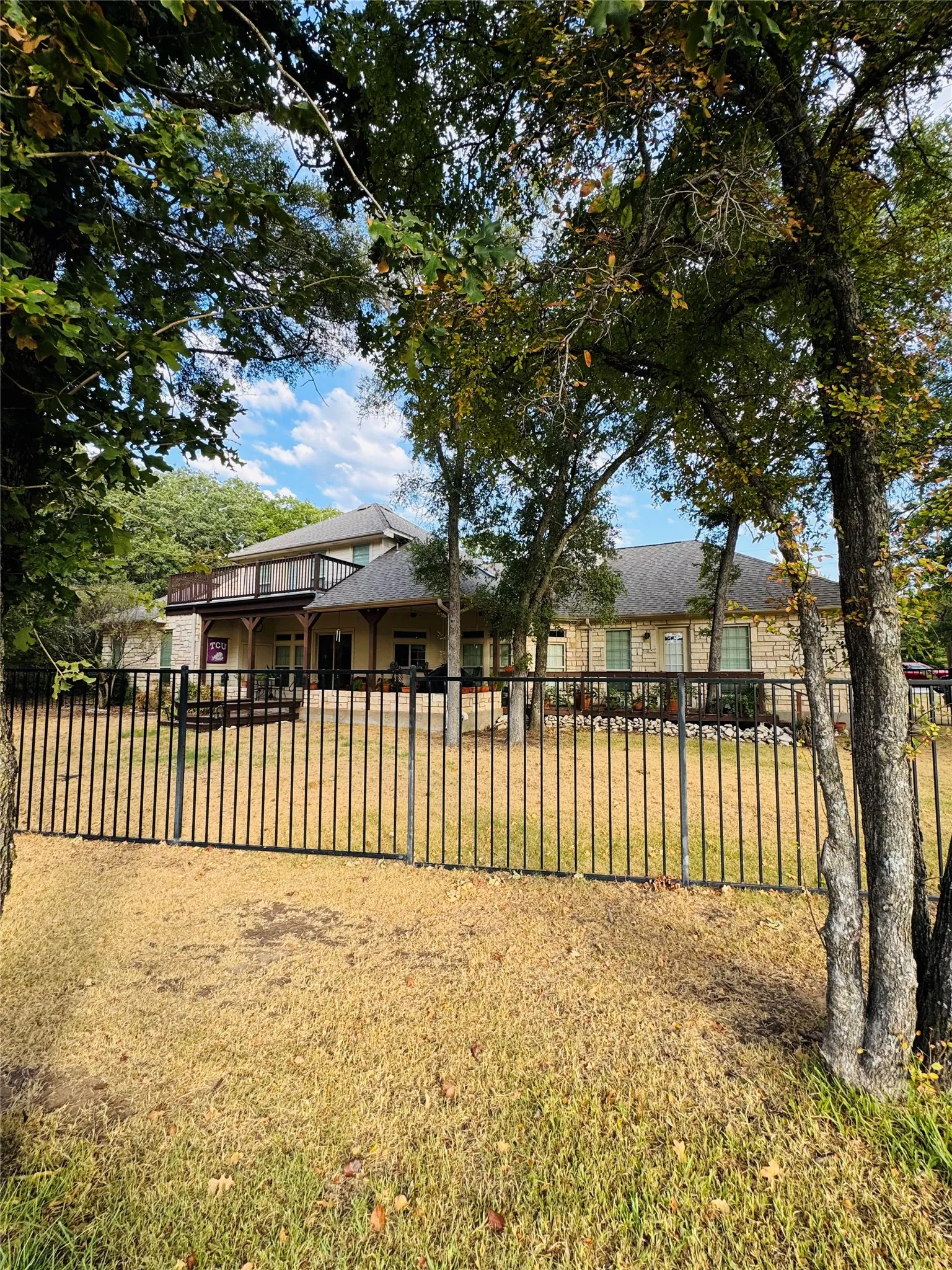 Single Family Residence For Sale in Hill County , 27135 Whispering Meadow Drive, Whitney, Texas 76692, 3 Bedroom, 4 Bathroom, 2 Garage spaces, 3,131 Sqft, built in 2004, mls#21376652, Real Estate Agent in Whitney, Homes For Sale in Hill county, Homes For Sale in Whitney, Realtor in Whitney Texas, Real Estate Brokerage Independent Realty Texas, Luminita Cordes Realtor