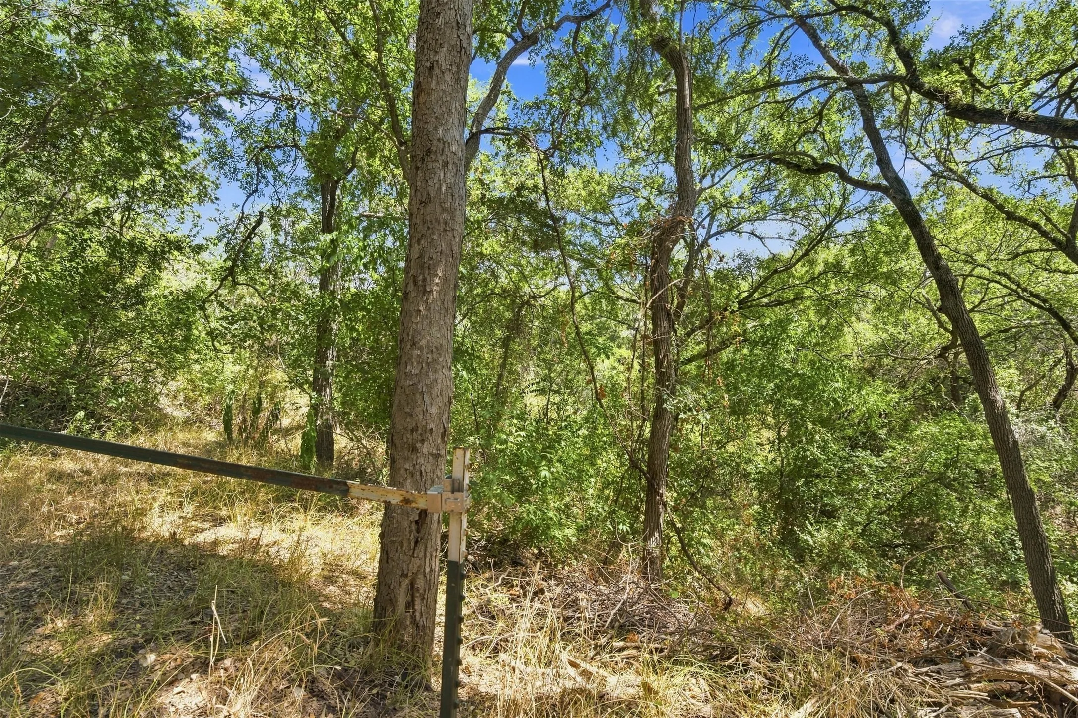 Single Family Residence For Sale in Mc Lennan County , 600 Cedar Canyon Road, Crawford, Texas 76638, 3 Bedroom, 2 Bathroom, Garage spaces, 2,318 Sqft, built in 2002, mls#21378909, Real Estate Agent in Crawford, Homes For Sale in Mc Lennan county, Homes For Sale in Crawford, Realtor in Crawford Texas, Real Estate Brokerage Independent Realty Texas, Luminita Cordes Realtor