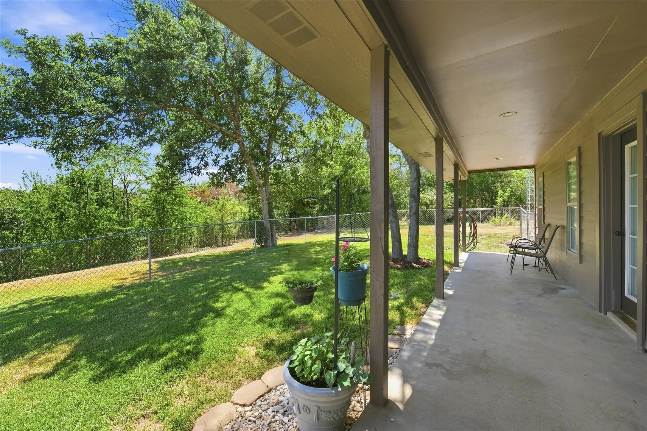 Single Family Residence For Sale in Mc Lennan County , 600 Cedar Canyon Road, Crawford, Texas 76638, 3 Bedroom, 2 Bathroom, Garage spaces, 2,318 Sqft, built in 2002, mls#21378909, Real Estate Agent in Crawford, Homes For Sale in Mc Lennan county, Homes For Sale in Crawford, Realtor in Crawford Texas, Real Estate Brokerage Independent Realty Texas, Luminita Cordes Realtor