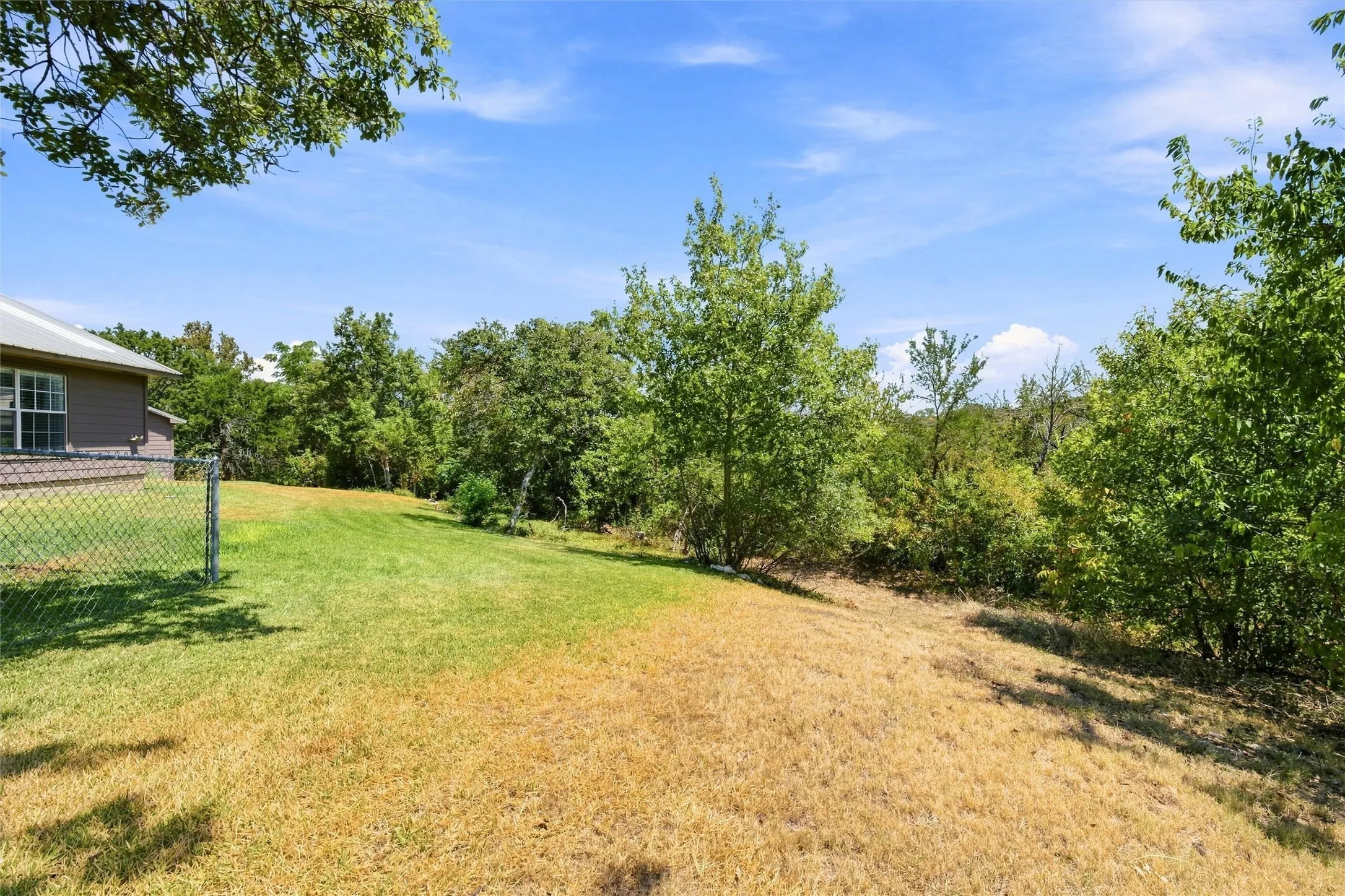 Single Family Residence For Sale in Mc Lennan County , 600 Cedar Canyon Road, Crawford, Texas 76638, 3 Bedroom, 2 Bathroom, Garage spaces, 2,318 Sqft, built in 2002, mls#21378909, Real Estate Agent in Crawford, Homes For Sale in Mc Lennan county, Homes For Sale in Crawford, Realtor in Crawford Texas, Real Estate Brokerage Independent Realty Texas, Luminita Cordes Realtor