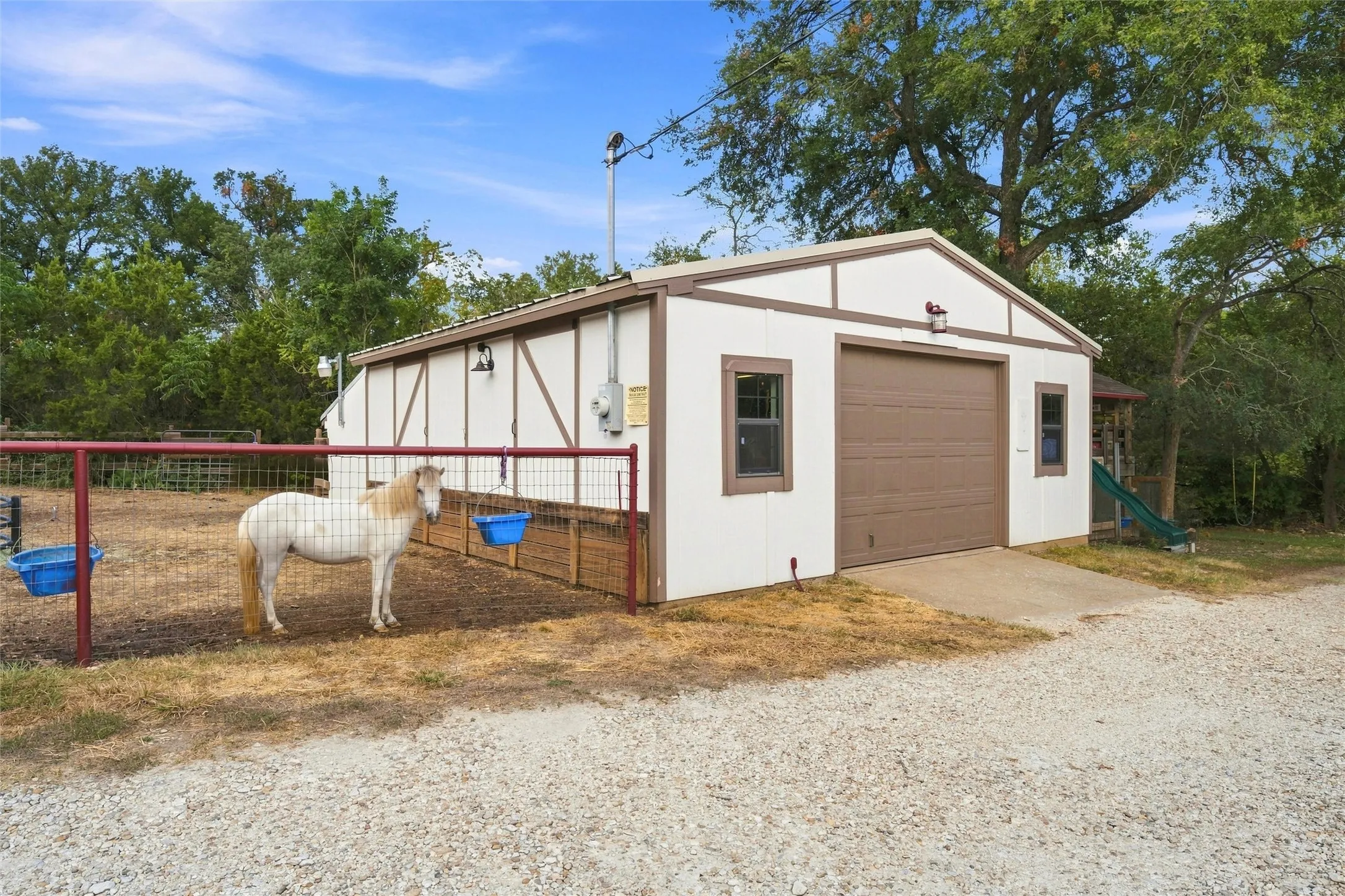 Single Family Residence For Sale in Mc Lennan County , 600 Cedar Canyon Road, Crawford, Texas 76638, 3 Bedroom, 2 Bathroom, Garage spaces, 2,318 Sqft, built in 2002, mls#21378909, Real Estate Agent in Crawford, Homes For Sale in Mc Lennan county, Homes For Sale in Crawford, Realtor in Crawford Texas, Real Estate Brokerage Independent Realty Texas, Luminita Cordes Realtor