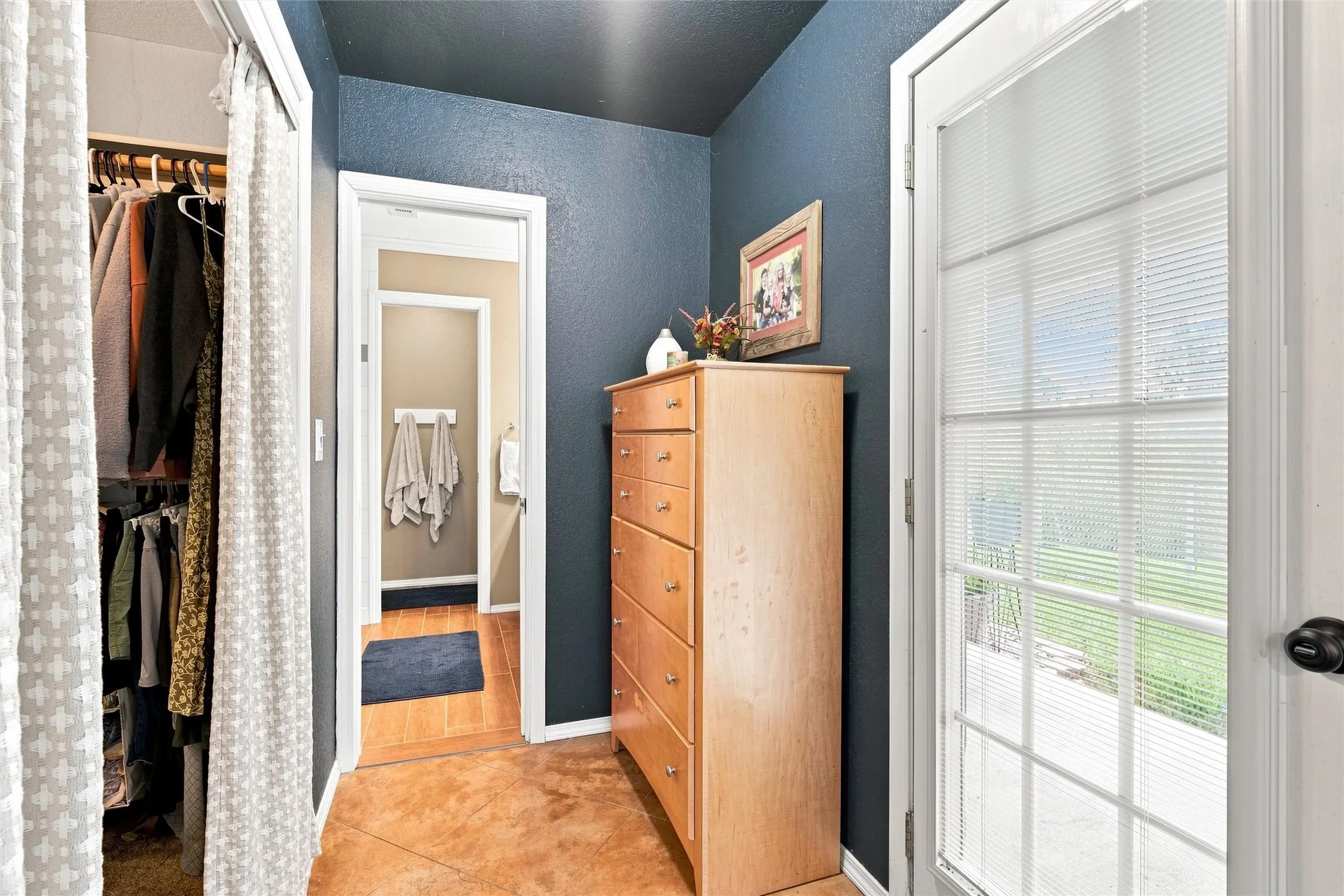 Single Family Residence For Sale in Mc Lennan County , 600 Cedar Canyon Road, Crawford, Texas 76638, 3 Bedroom, 2 Bathroom, Garage spaces, 2,318 Sqft, built in 2002, mls#21378909, Real Estate Agent in Crawford, Homes For Sale in Mc Lennan county, Homes For Sale in Crawford, Realtor in Crawford Texas, Real Estate Brokerage Independent Realty Texas, Luminita Cordes Realtor