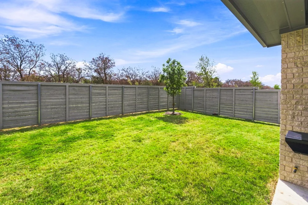 Single Family Residence For Rent in Denton County , 8716 Bur Oak Drive, Justin, Texas 76247, 4 Bedroom, 3 Bathroom, 2 Garage spaces, 2,300 Sqft, built in 2025, mls#21374601, Real Estate Agent in Justin, Homes For Rent in Denton county, Homes For Rent in Justin, Realtor in Justin Texas, Real Estate Brokerage Independent Realty Texas, Luminita Cordes Realtor