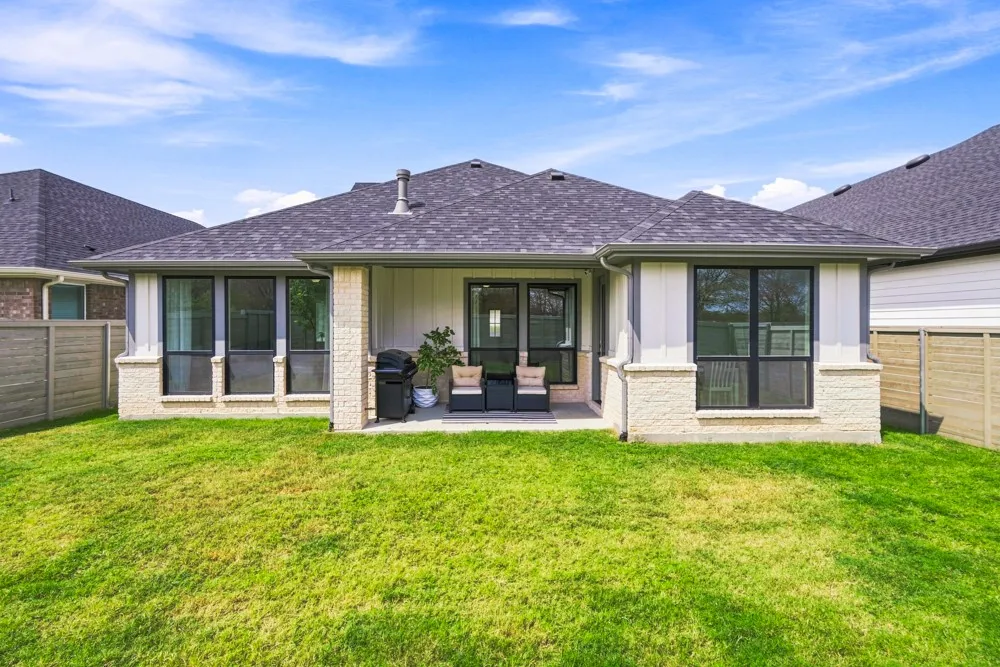 Single Family Residence For Rent in Denton County , 8716 Bur Oak Drive, Justin, Texas 76247, 4 Bedroom, 3 Bathroom, 2 Garage spaces, 2,300 Sqft, built in 2025, mls#21374601, Real Estate Agent in Justin, Homes For Rent in Denton county, Homes For Rent in Justin, Realtor in Justin Texas, Real Estate Brokerage Independent Realty Texas, Luminita Cordes Realtor