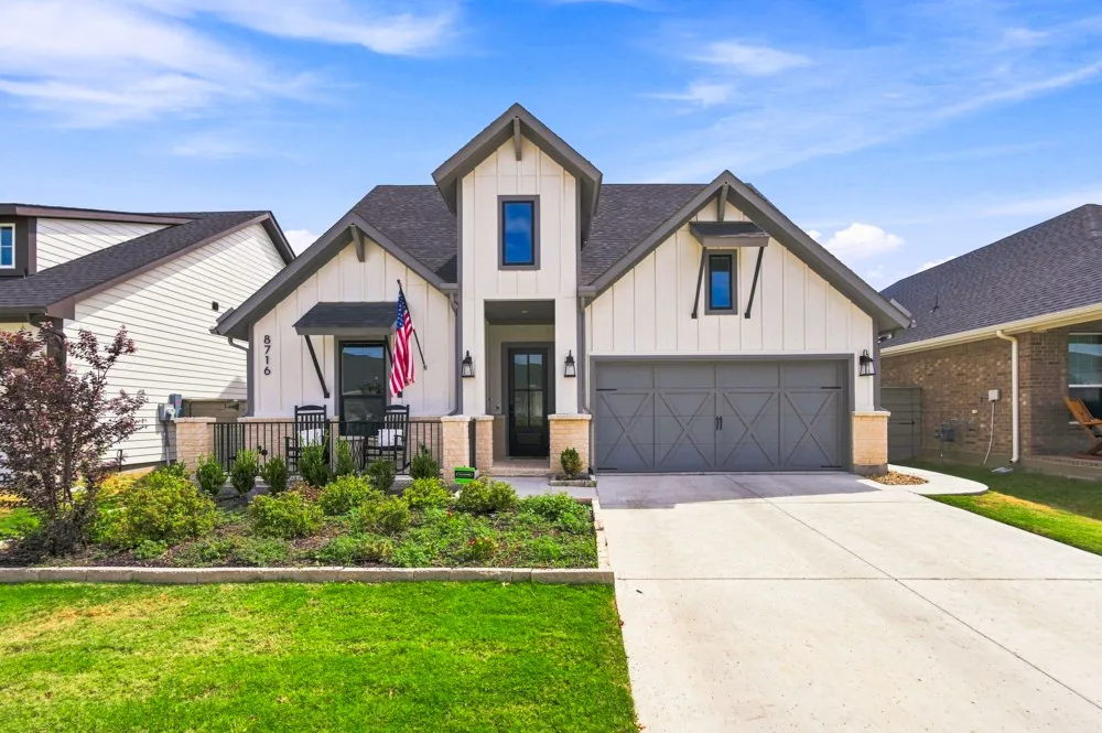 Single Family Residence For Rent in Denton County , 8716 Bur Oak Drive, Justin, Texas 76247, 4 Bedroom, 3 Bathroom, 2 Garage spaces, 2,300 Sqft, built in 2025, mls#21374601, Real Estate Agent in Justin, Homes For Rent in Denton county, Homes For Rent in Justin, Realtor in Justin Texas, Real Estate Brokerage Independent Realty Texas, Luminita Cordes Realtor
