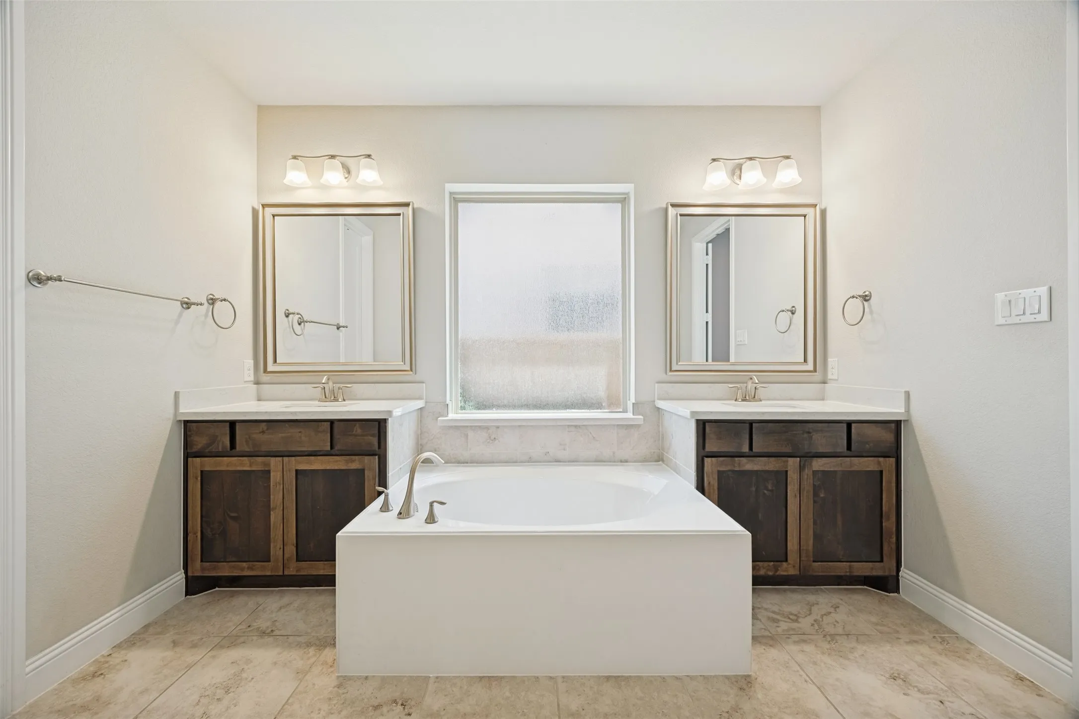 Single Family Residence For Sale in Collin County , 8241 Blumelia Drive, Dallas, Texas 75252, 4 Bedroom, 3 Bathroom, 2 Garage spaces, 2,178 Sqft, built in 2019, mls#21376548, Real Estate Agent in Dallas, Homes For Sale in Collin county, Homes For Sale in Dallas, Realtor in Dallas Texas, Real Estate Brokerage Independent Realty Texas, Luminita Cordes Realtor
