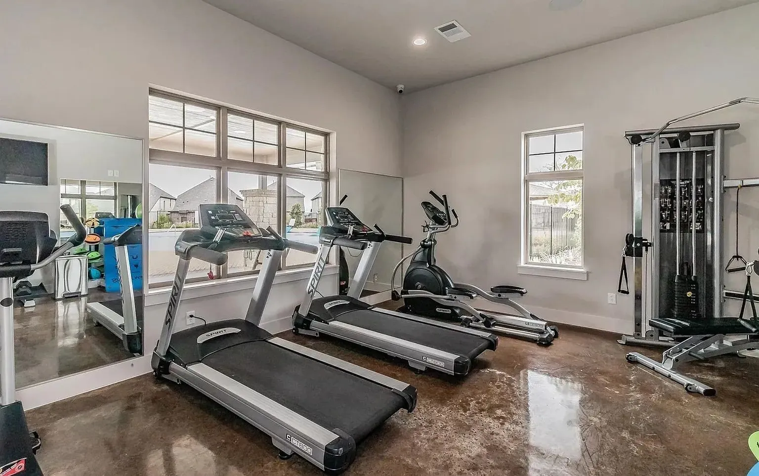 University Place neighborhood amenities