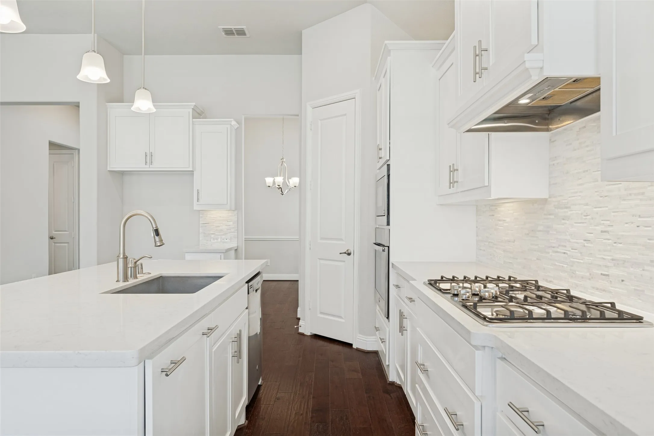 Single Family Residence For Sale in Collin County , 8241 Blumelia Drive, Dallas, Texas 75252, 4 Bedroom, 3 Bathroom, 2 Garage spaces, 2,178 Sqft, built in 2019, mls#21376548, Real Estate Agent in Dallas, Homes For Sale in Collin county, Homes For Sale in Dallas, Realtor in Dallas Texas, Real Estate Brokerage Independent Realty Texas, Luminita Cordes Realtor