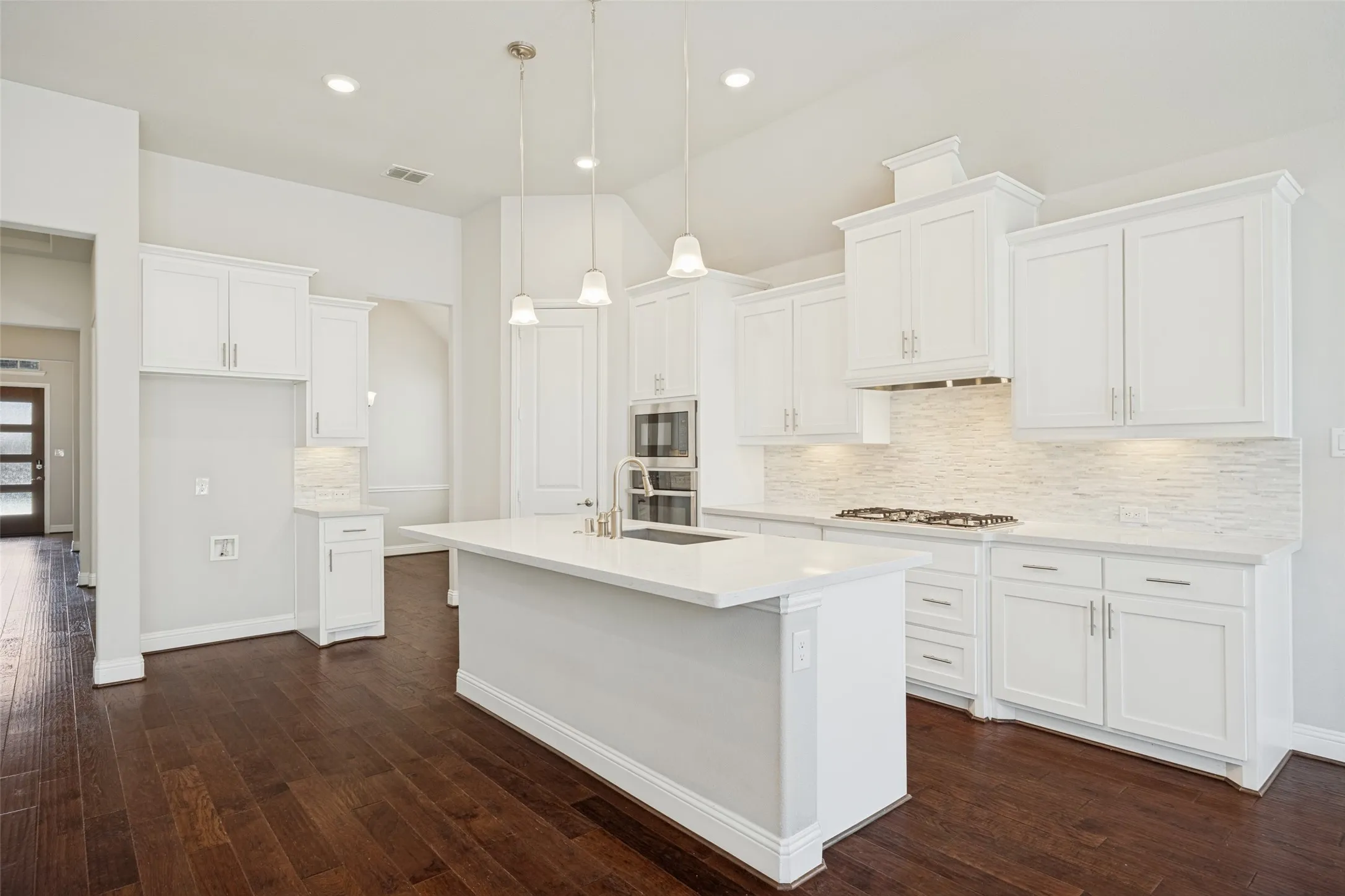 Single Family Residence For Sale in Collin County , 8241 Blumelia Drive, Dallas, Texas 75252, 4 Bedroom, 3 Bathroom, 2 Garage spaces, 2,178 Sqft, built in 2019, mls#21376548, Real Estate Agent in Dallas, Homes For Sale in Collin county, Homes For Sale in Dallas, Realtor in Dallas Texas, Real Estate Brokerage Independent Realty Texas, Luminita Cordes Realtor