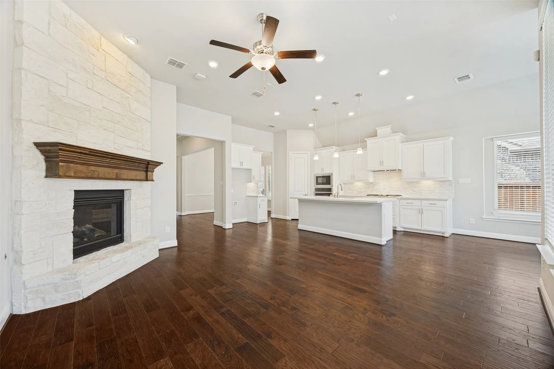 Single Family Residence For Sale in Collin County , 8241 Blumelia Drive, Dallas, Texas 75252, 4 Bedroom, 3 Bathroom, 2 Garage spaces, 2,178 Sqft, built in 2019, mls#21376548, Real Estate Agent in Dallas, Homes For Sale in Collin county, Homes For Sale in Dallas, Realtor in Dallas Texas, Real Estate Brokerage Independent Realty Texas, Luminita Cordes Realtor